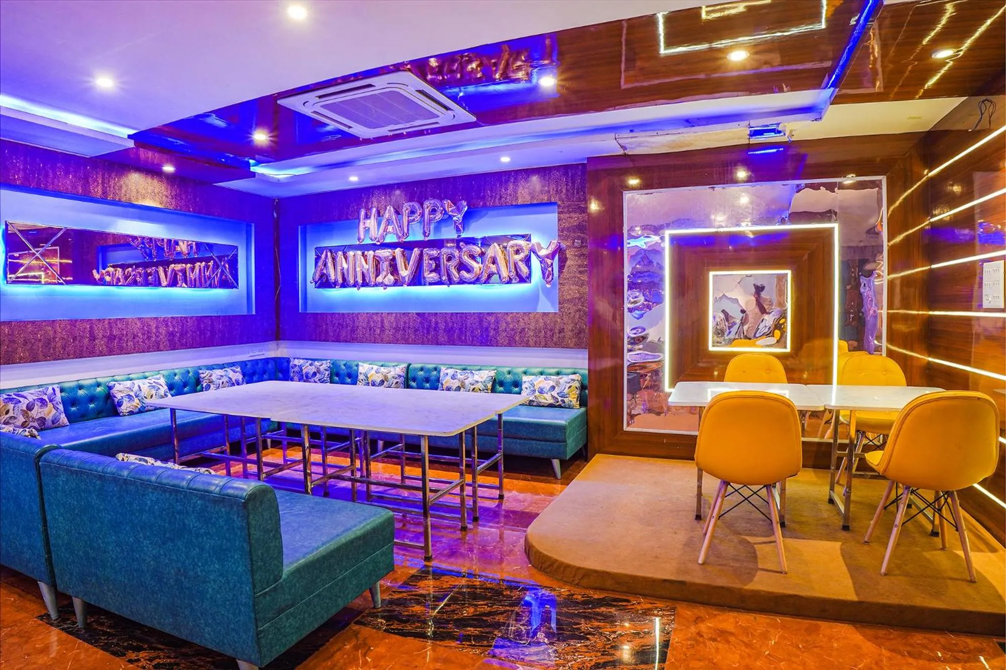 Restaurant/places to eat in FabHotel Brij Residency