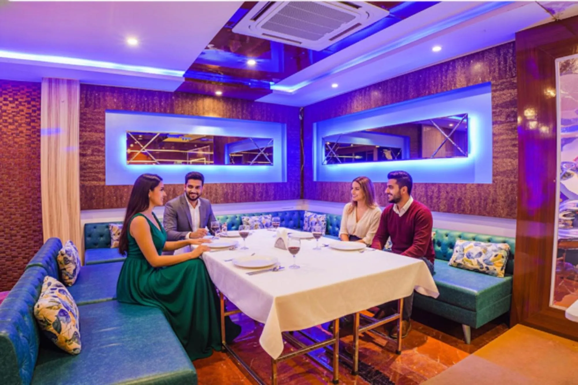 Restaurant/places to eat in FabHotel Brij Residency
