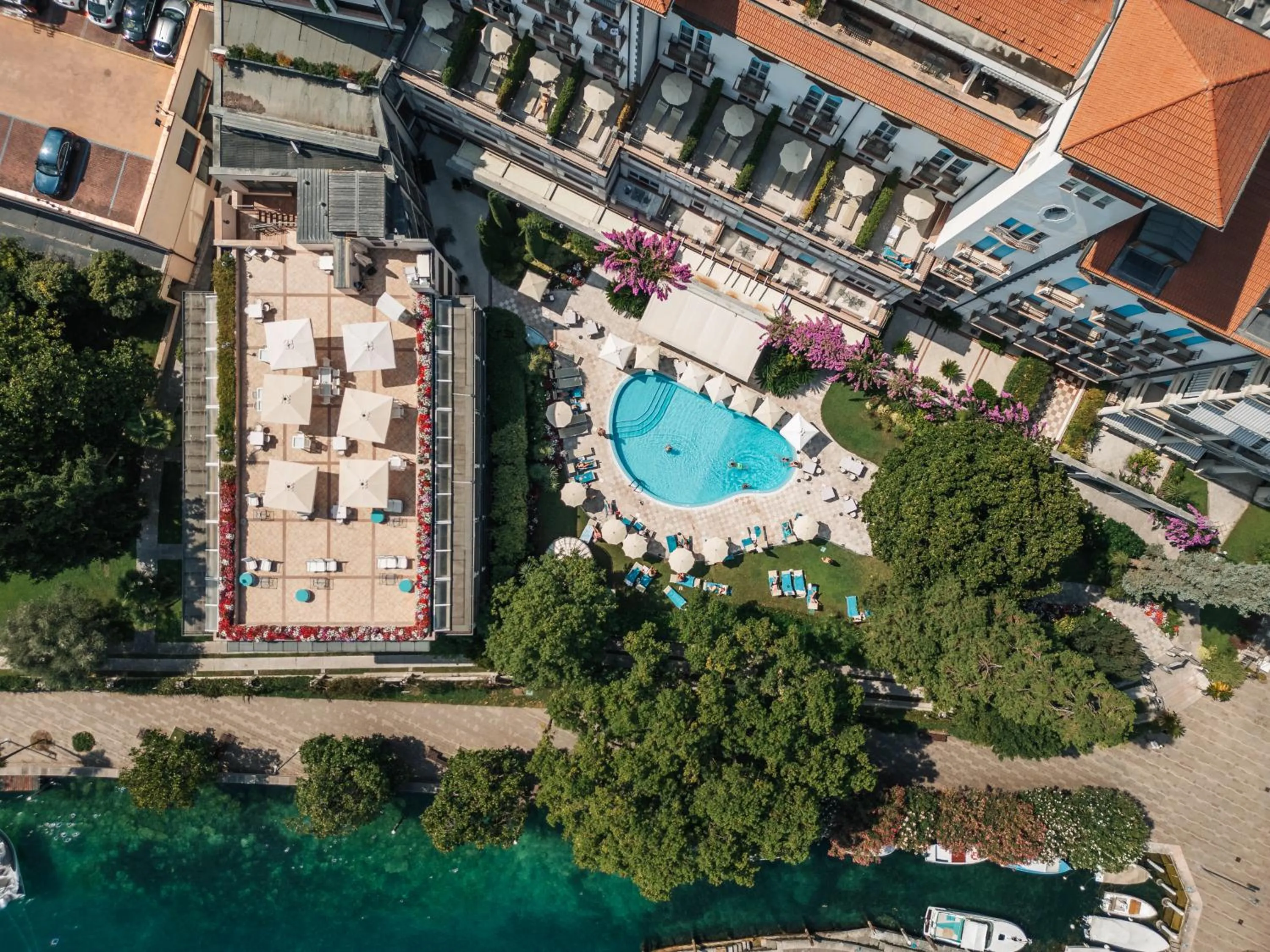 Property building in Hotel Savoy Palace