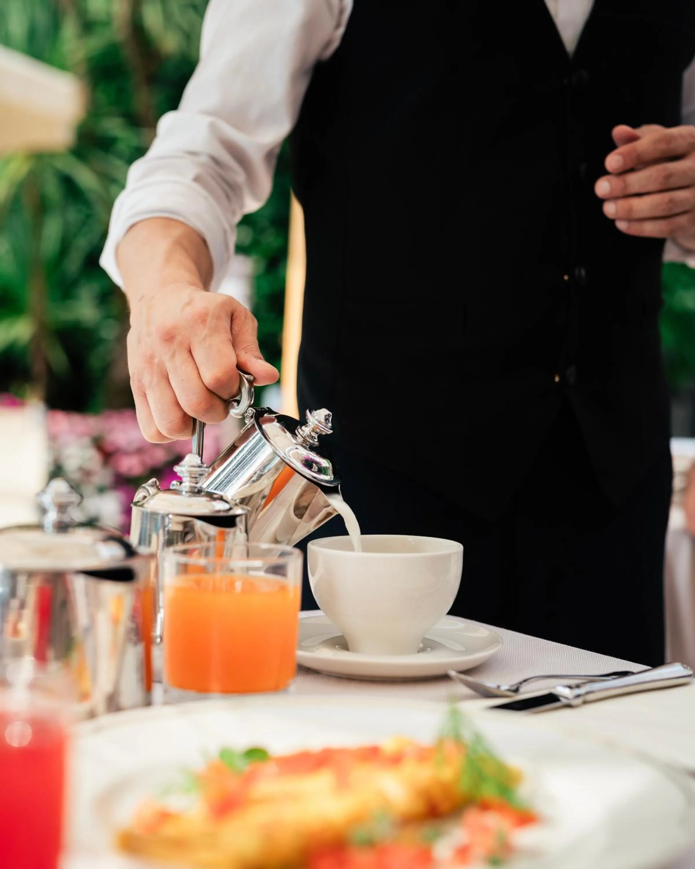 Breakfast in Hotel Savoy Palace