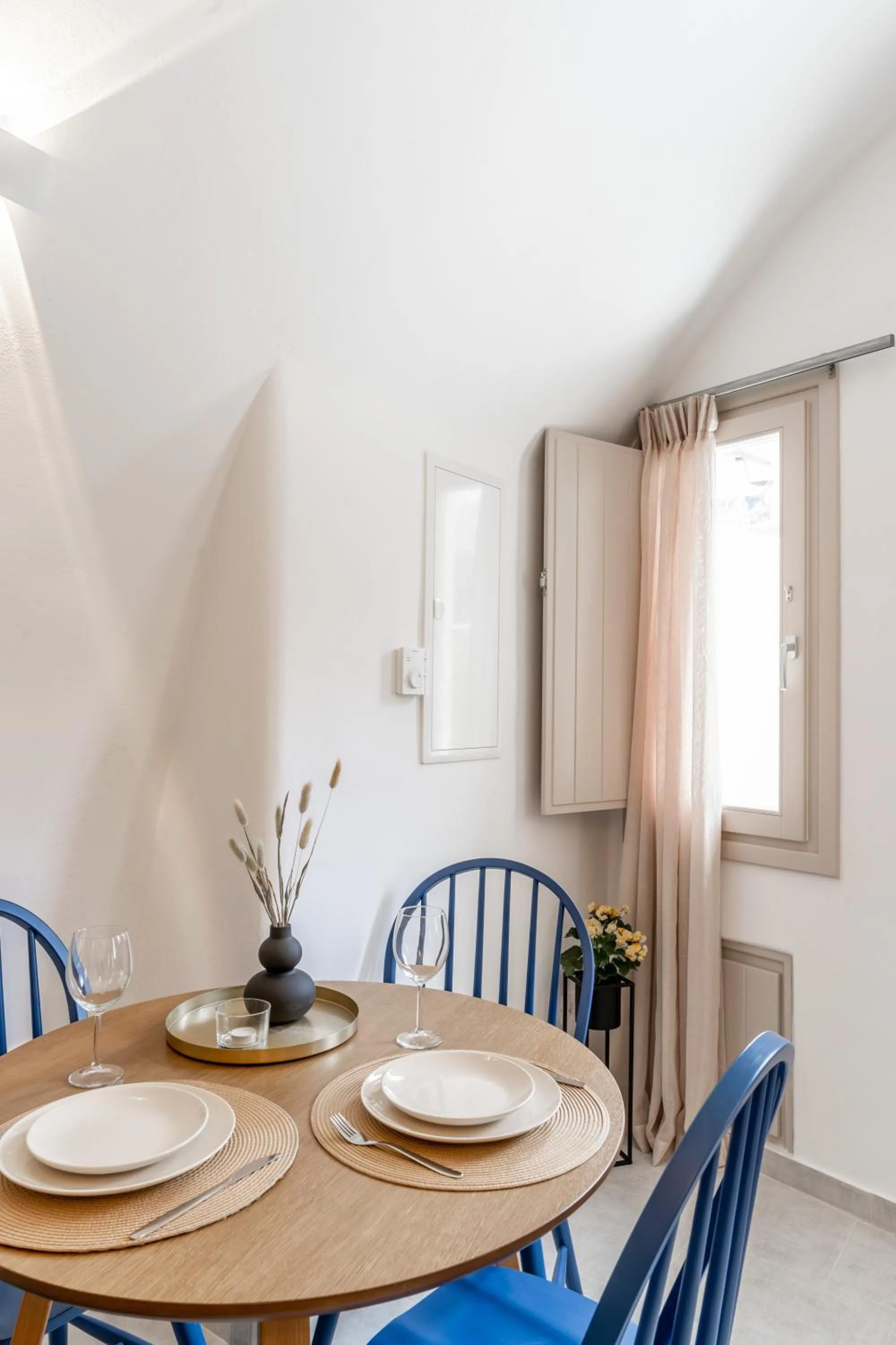 Dining area in Wine and Yard Caves