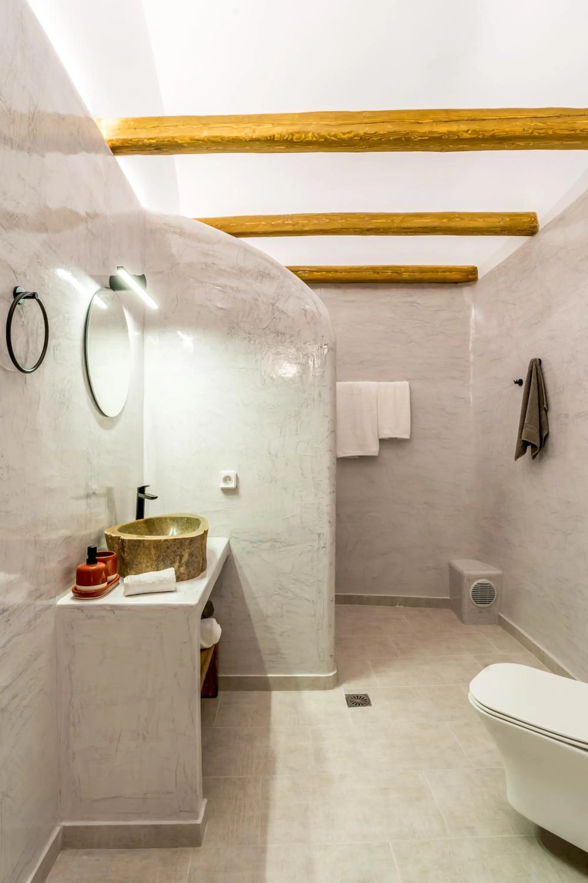 Bathroom in Wine and Yard Caves