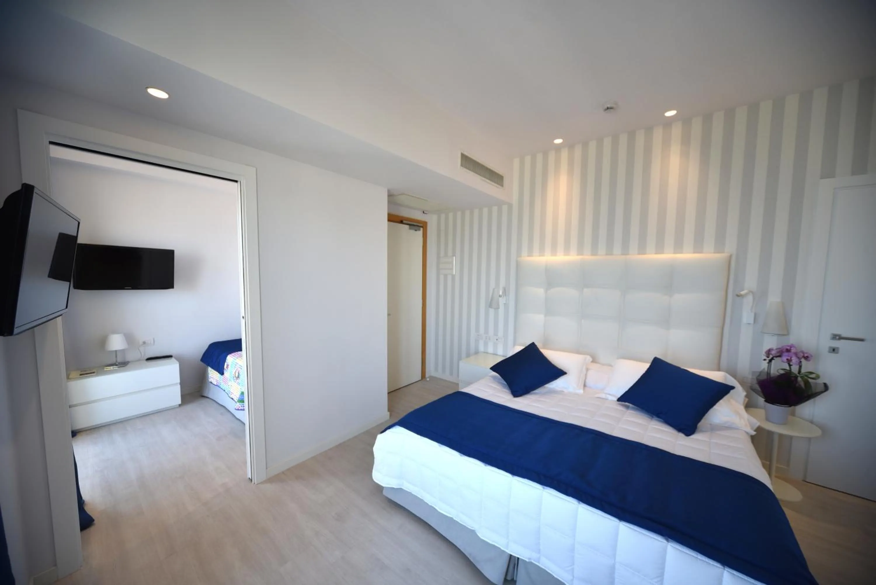 Balcony/Terrace, Bed in Hotel Fedora Riccione - FRONTE MARE