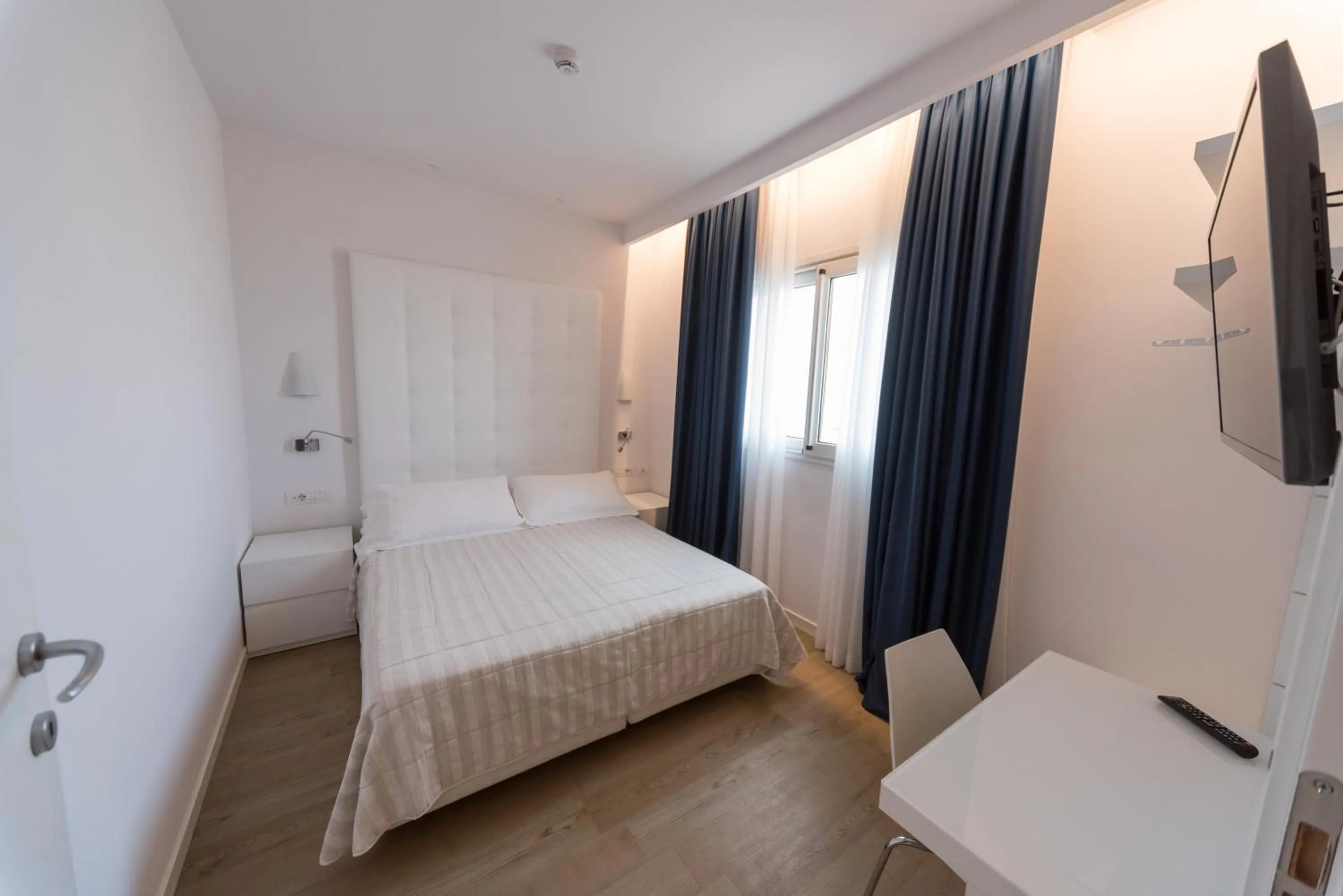 Photo of the whole room, Bed in Hotel Fedora Riccione - FRONTE MARE