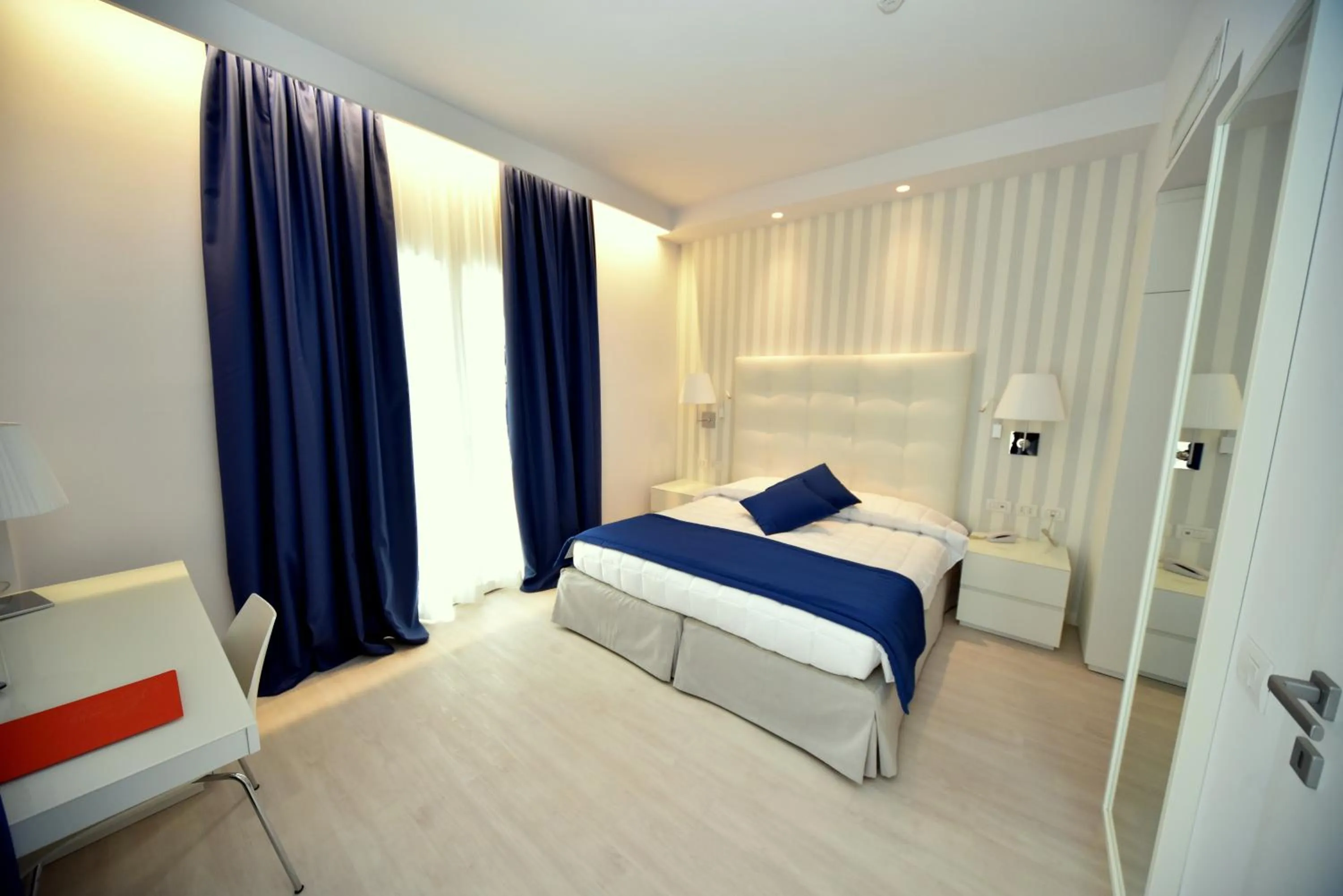 Balcony/Terrace, Bed in Hotel Fedora Riccione - FRONTE MARE