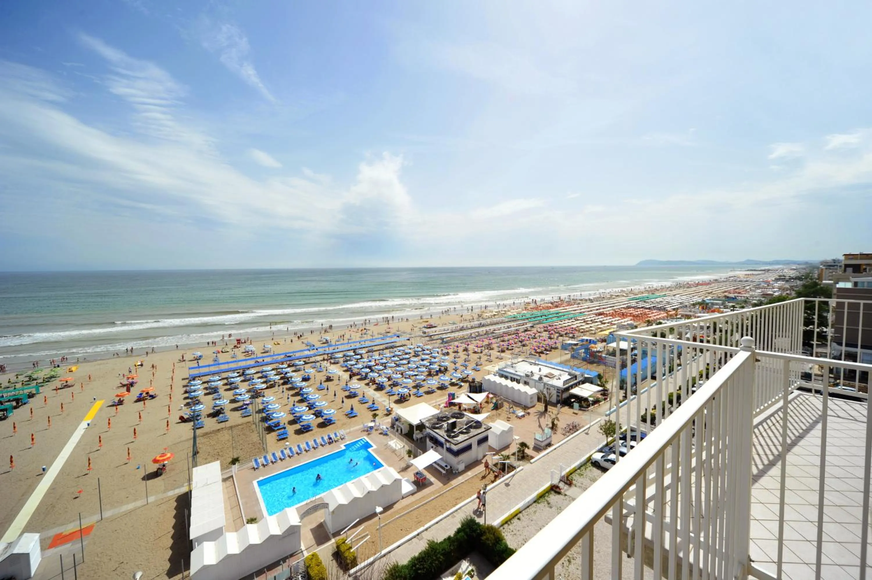 Swimming pool in Hotel Fedora Riccione - FRONTE MARE