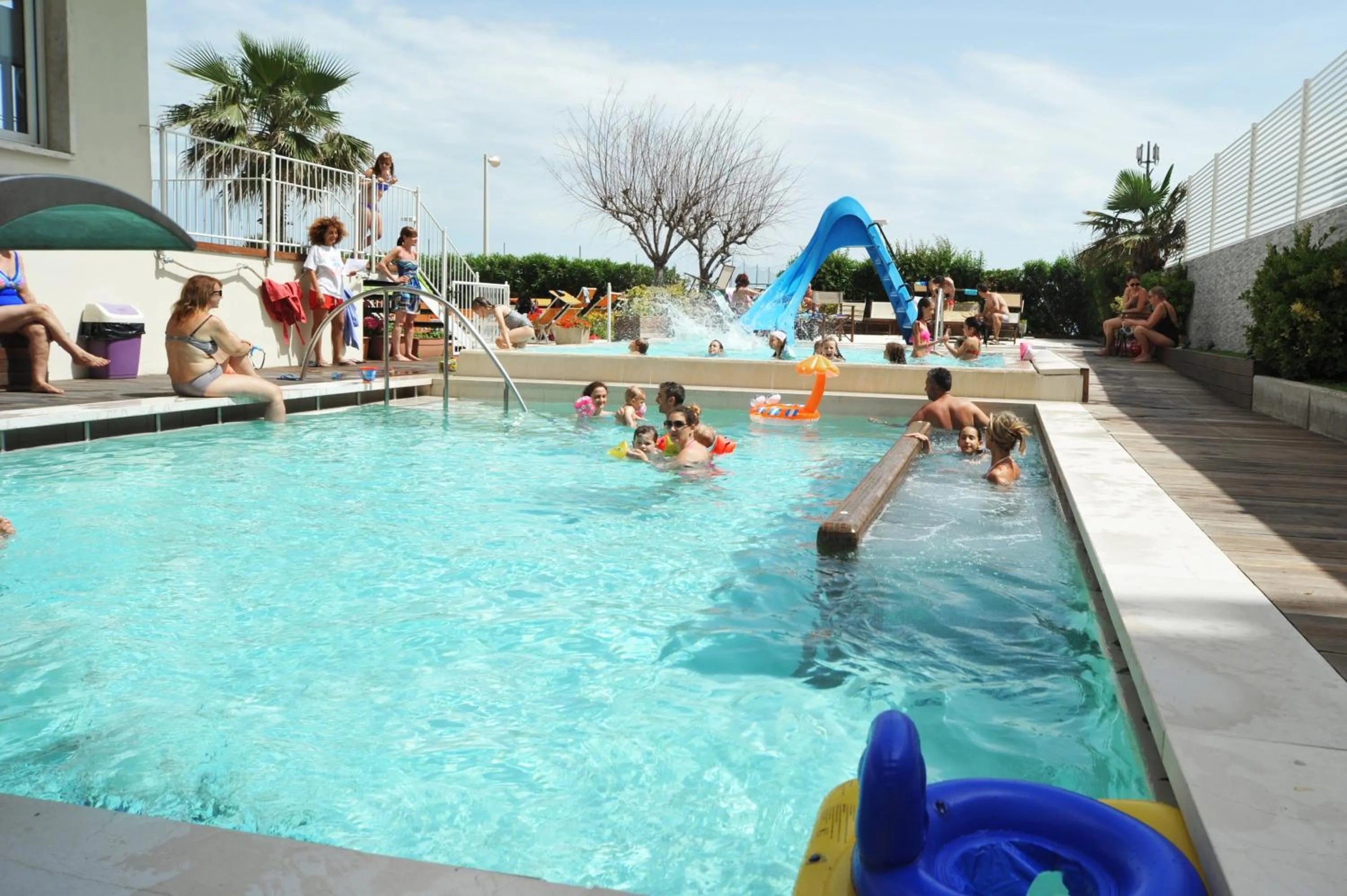 Swimming pool in Hotel Fedora Riccione - FRONTE MARE