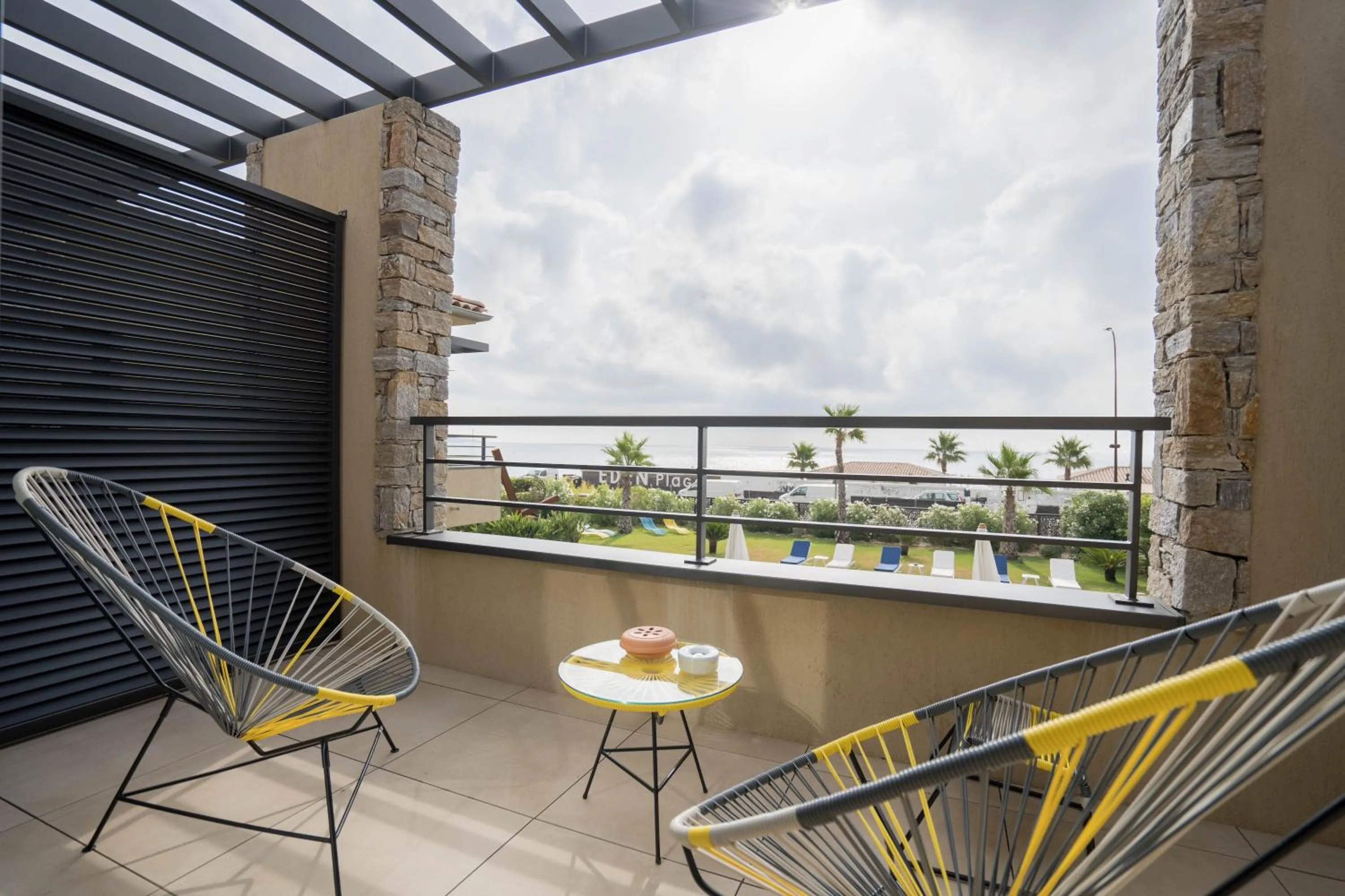 Balcony/Terrace in EDEN HÔTEL