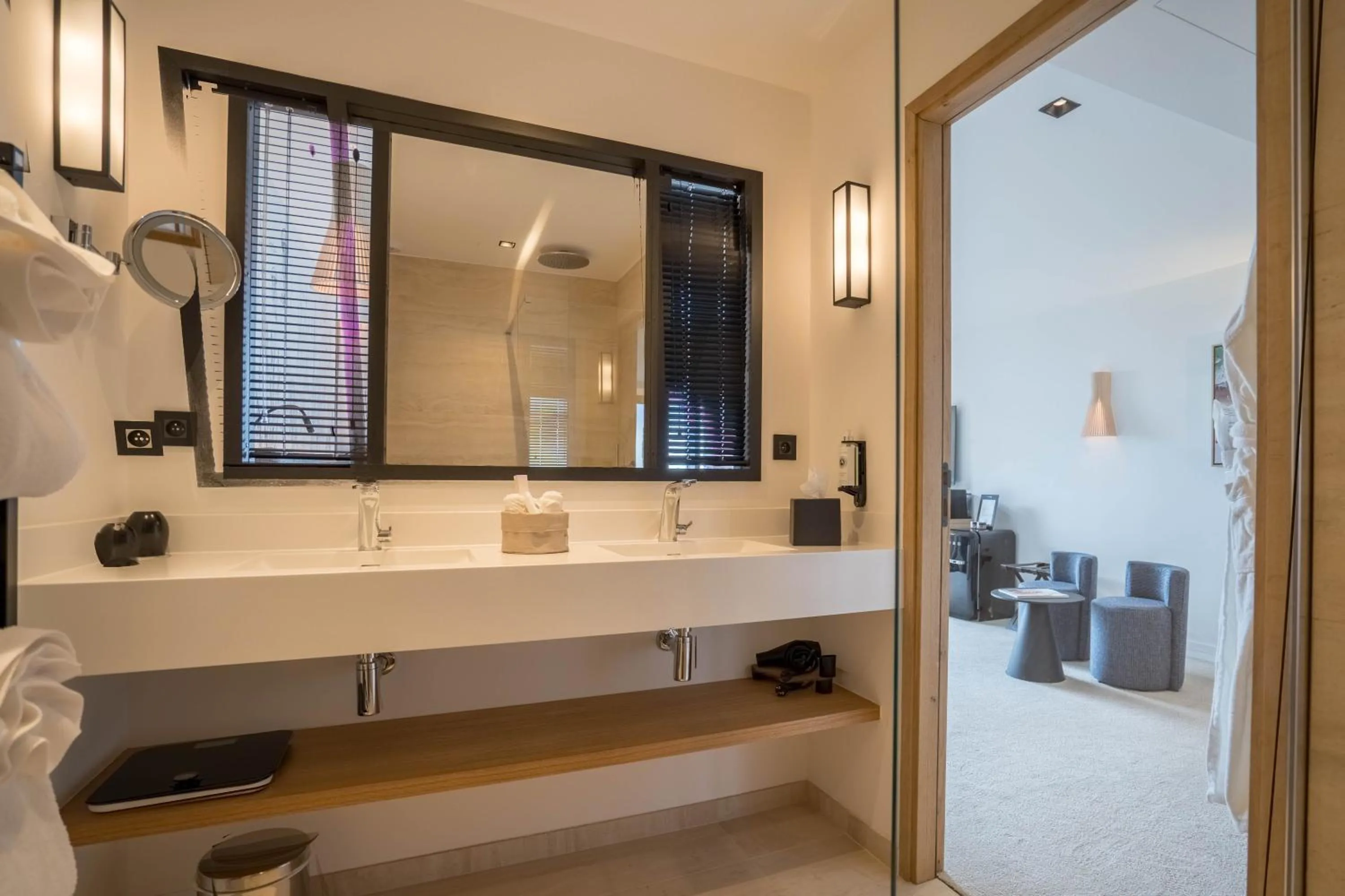 Bathroom in EDEN HÔTEL