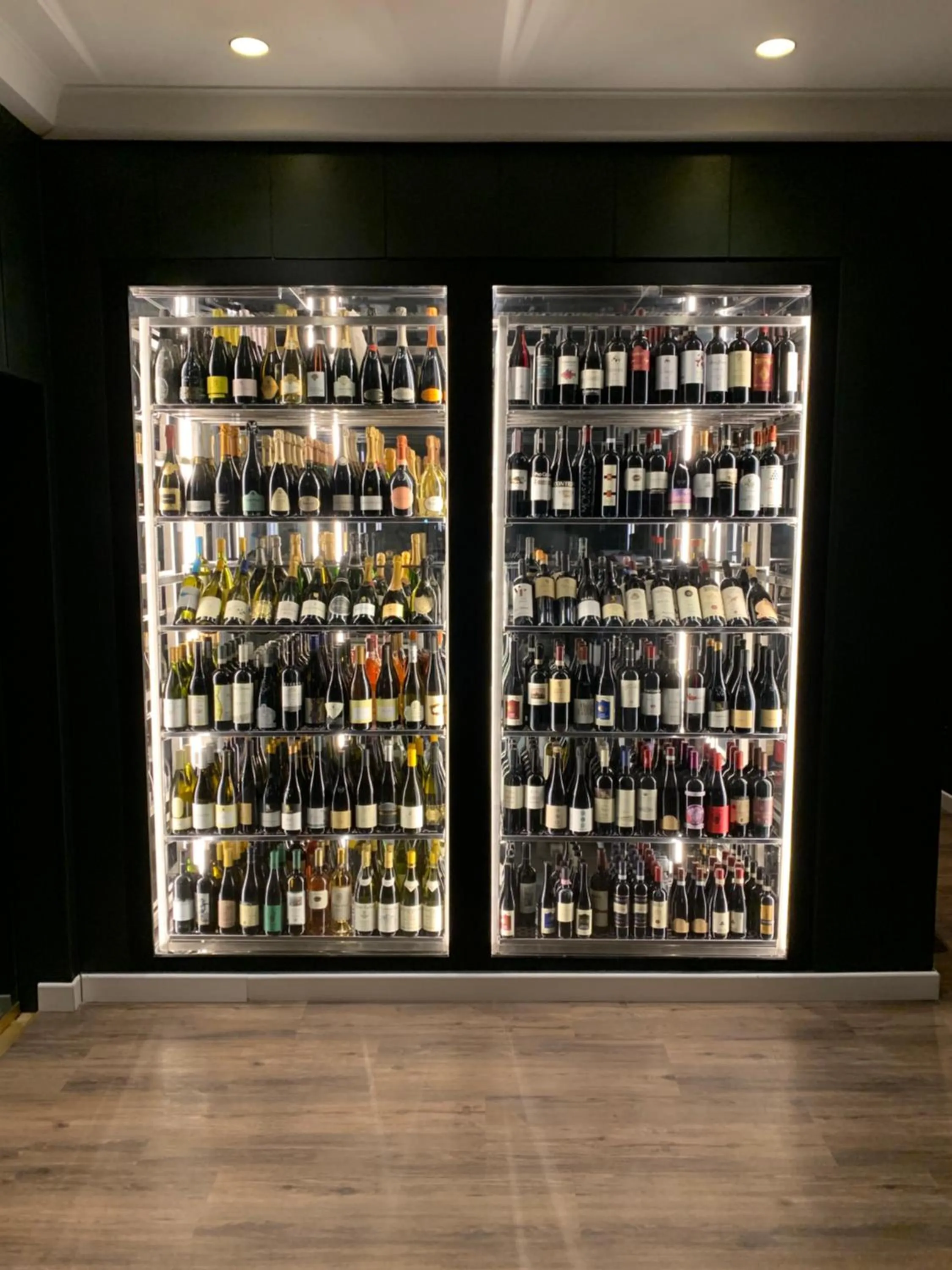 Restaurant/places to eat in Hotel Serenella