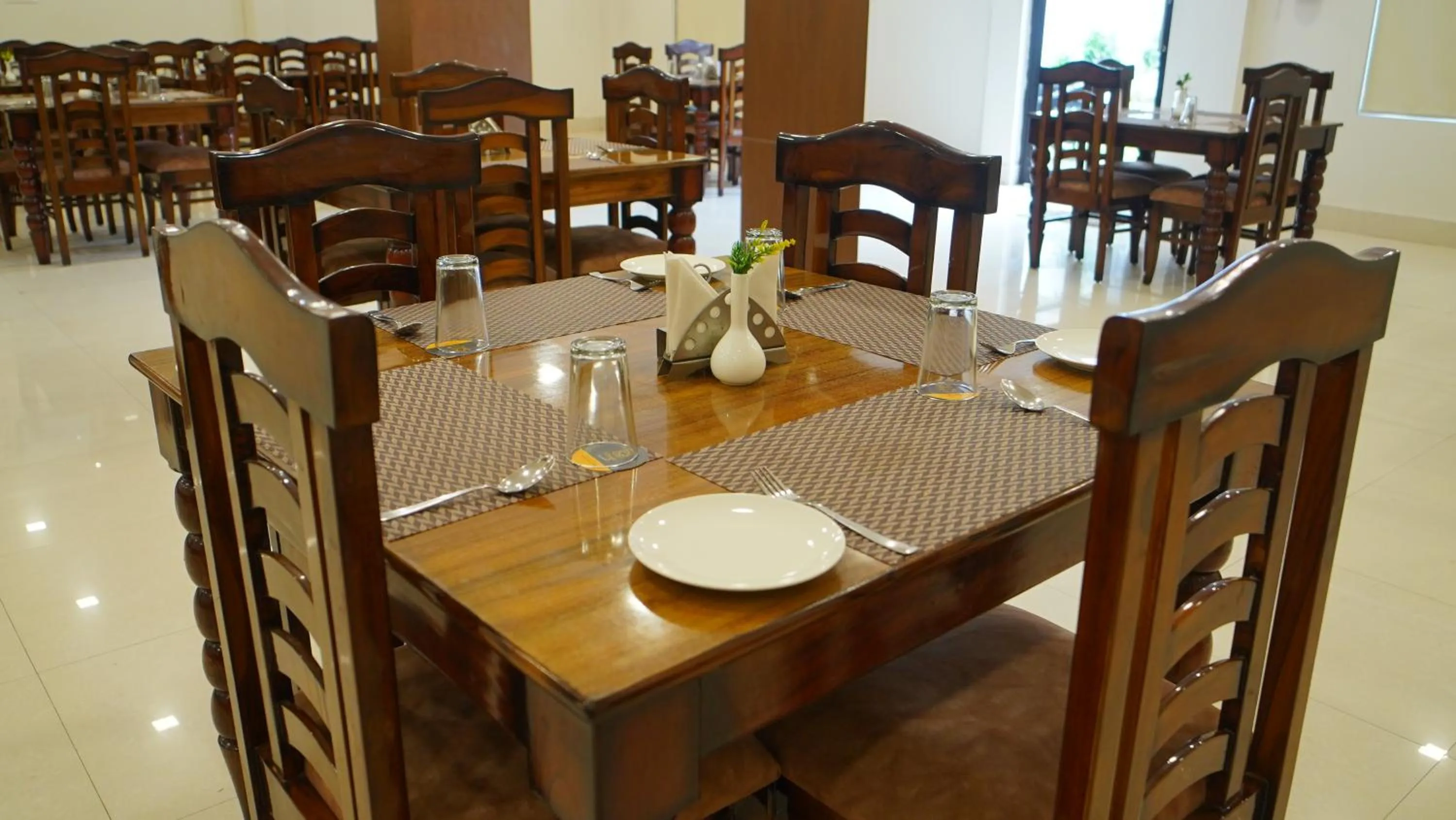 Restaurant/places to eat in ShriGo Hotel Haridwar