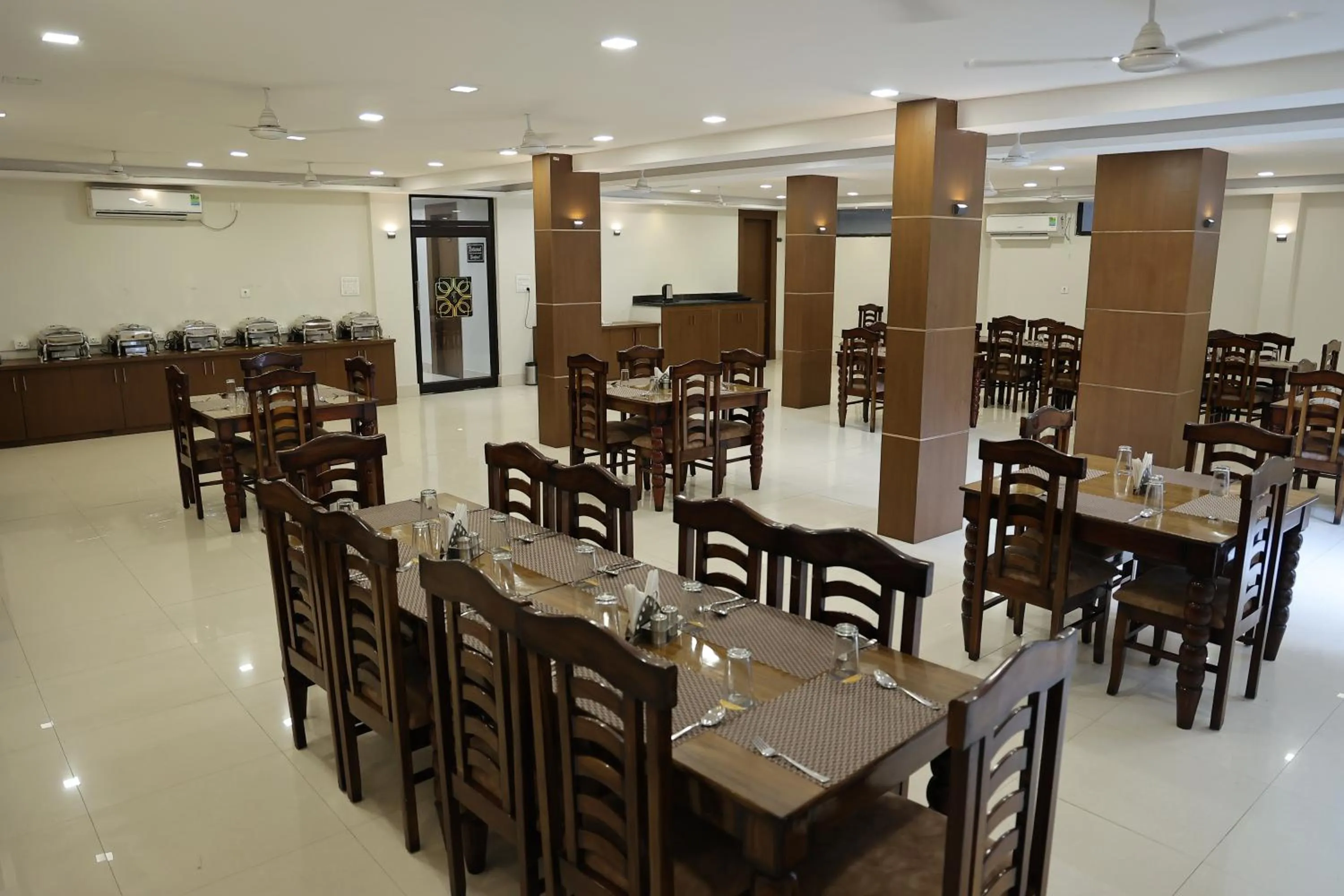 Restaurant/places to eat in ShriGo Hotel Haridwar
