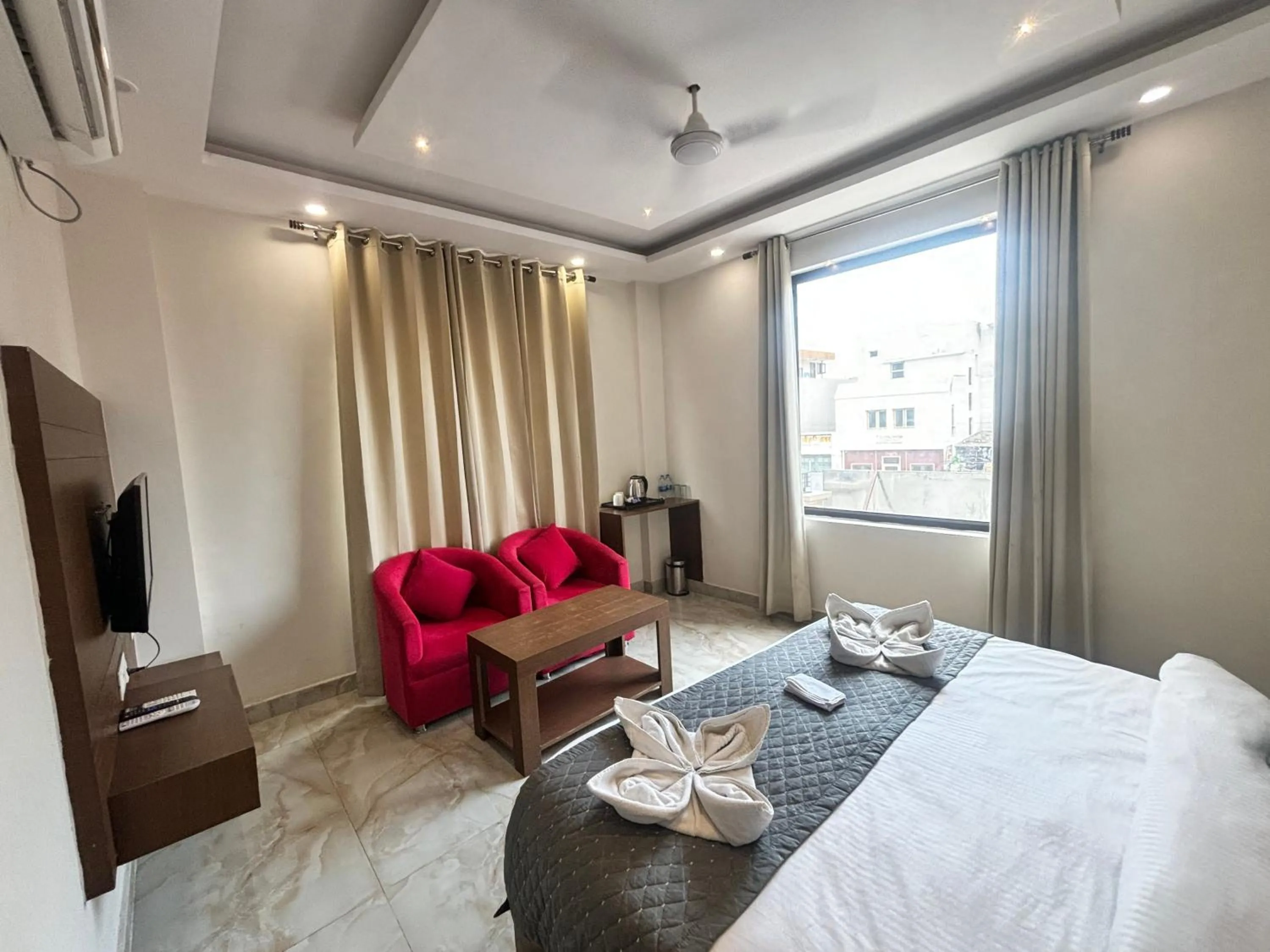 Bed in ShriGo Hotel Haridwar