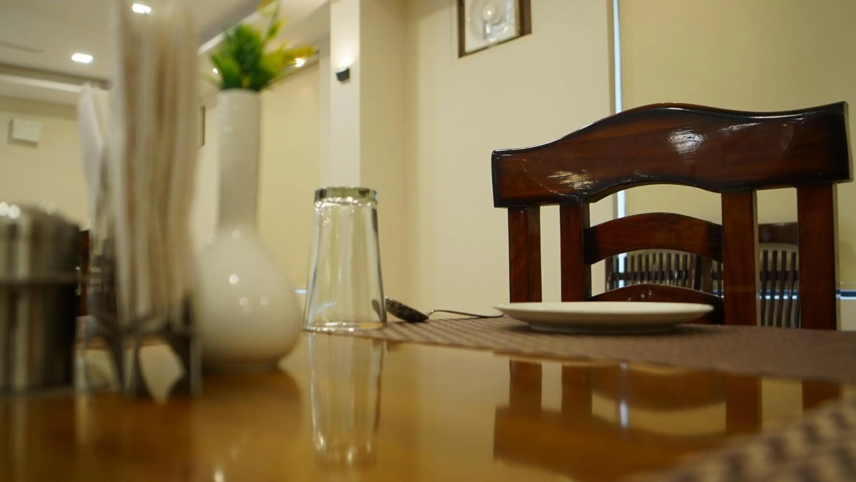 Restaurant/places to eat in ShriGo Hotel Haridwar