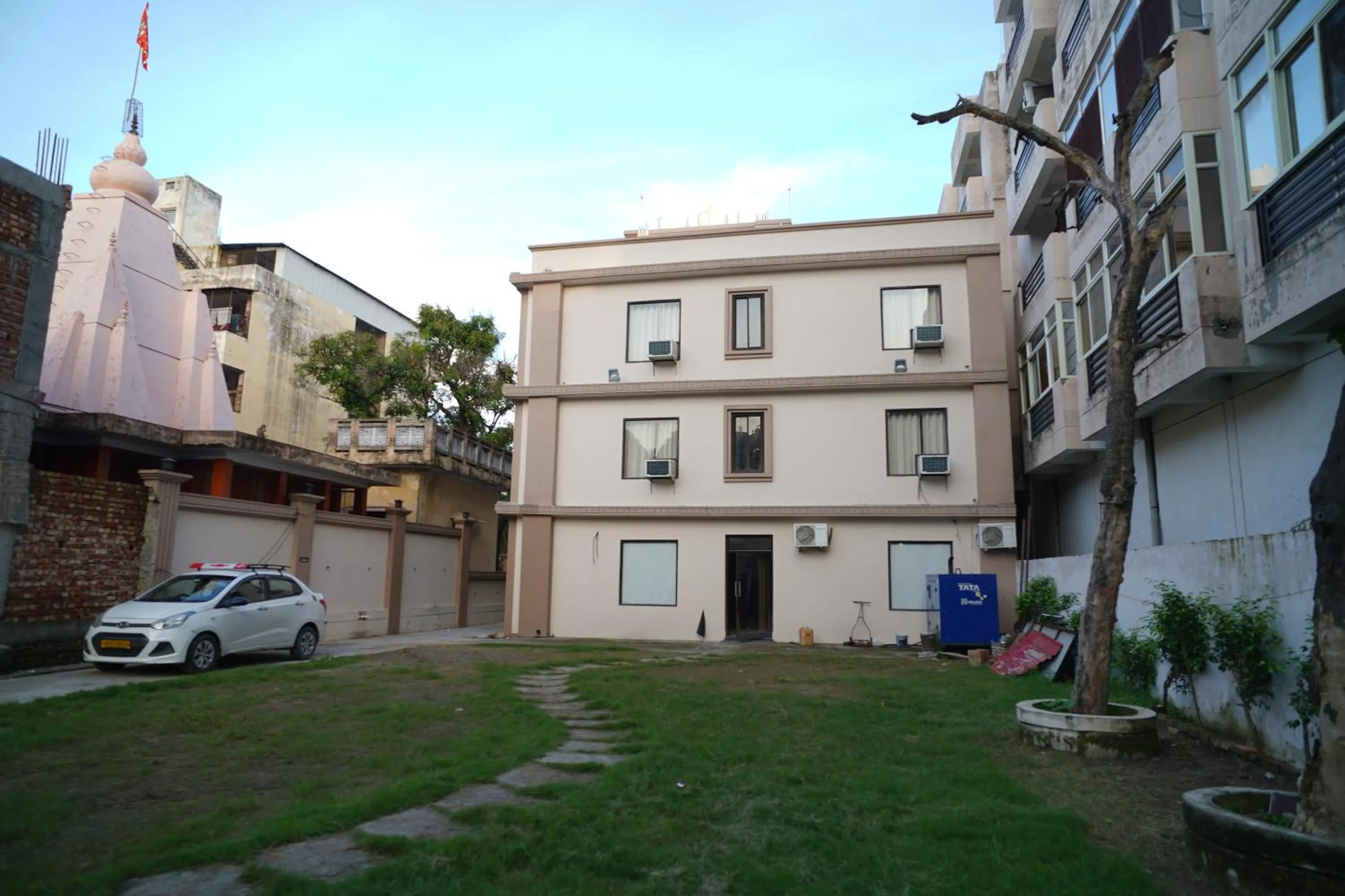 Parking in ShriGo Hotel Haridwar