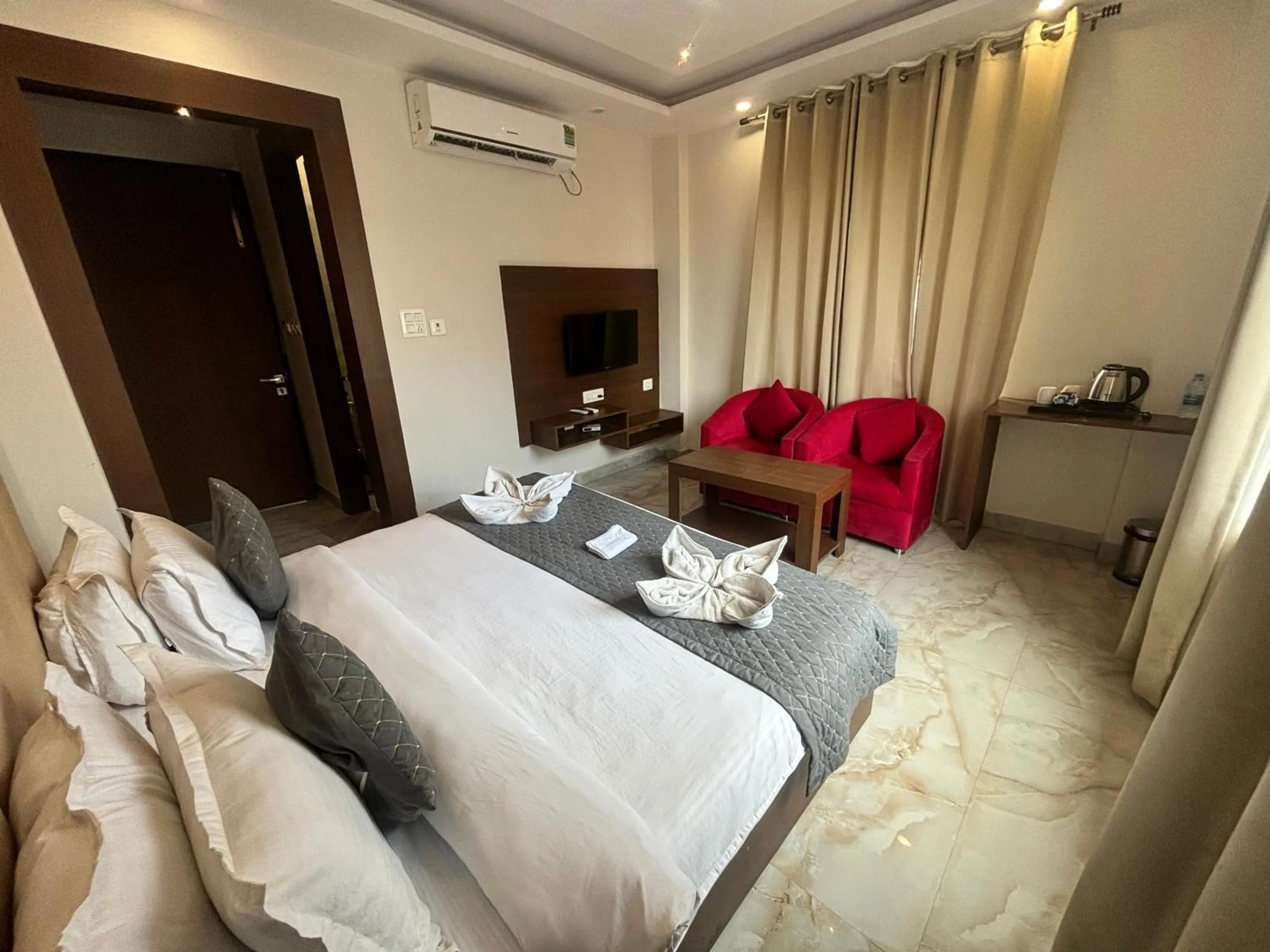 Bed in ShriGo Hotel Haridwar