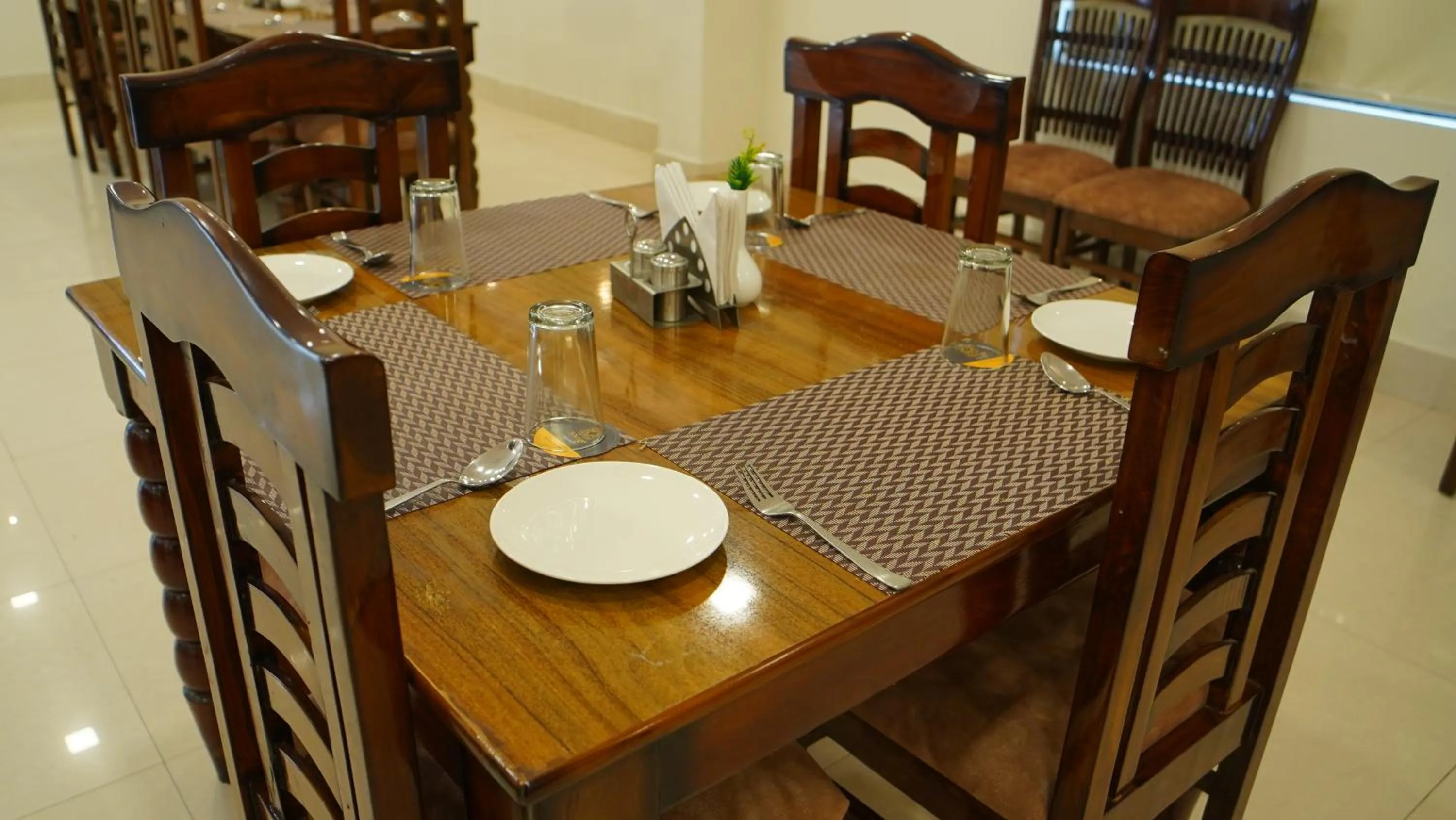 Restaurant/places to eat in ShriGo Hotel Haridwar
