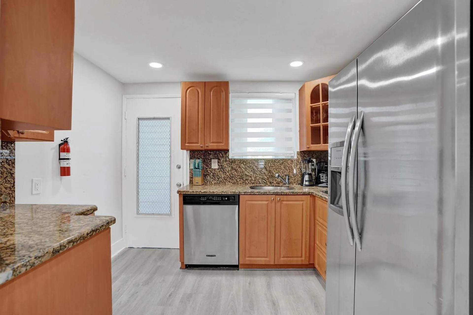 Kitchen or kitchenette in Bay Harbor Suites