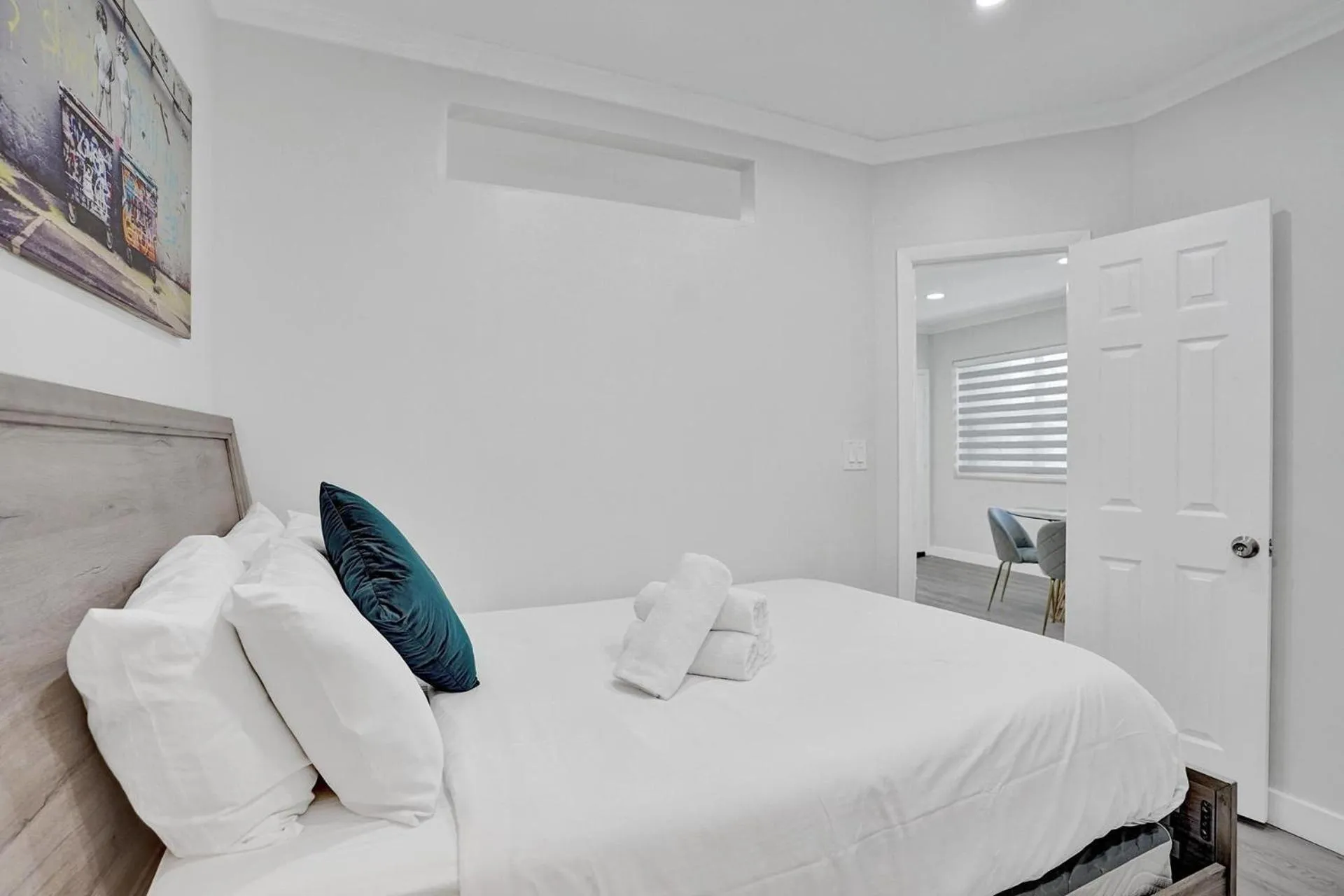 Bed in Bay Harbor Suites