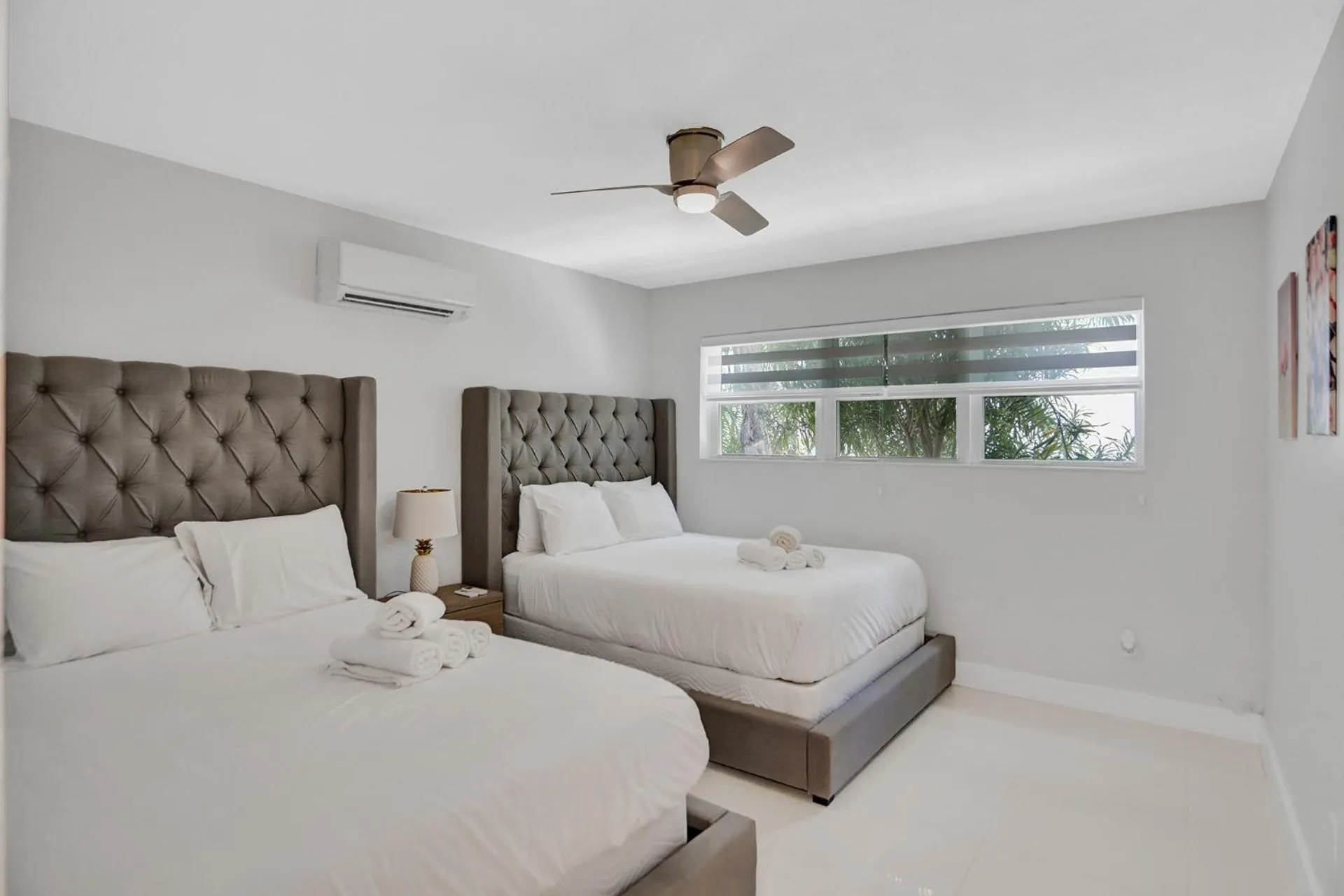 Bed in Bay Harbor Suites