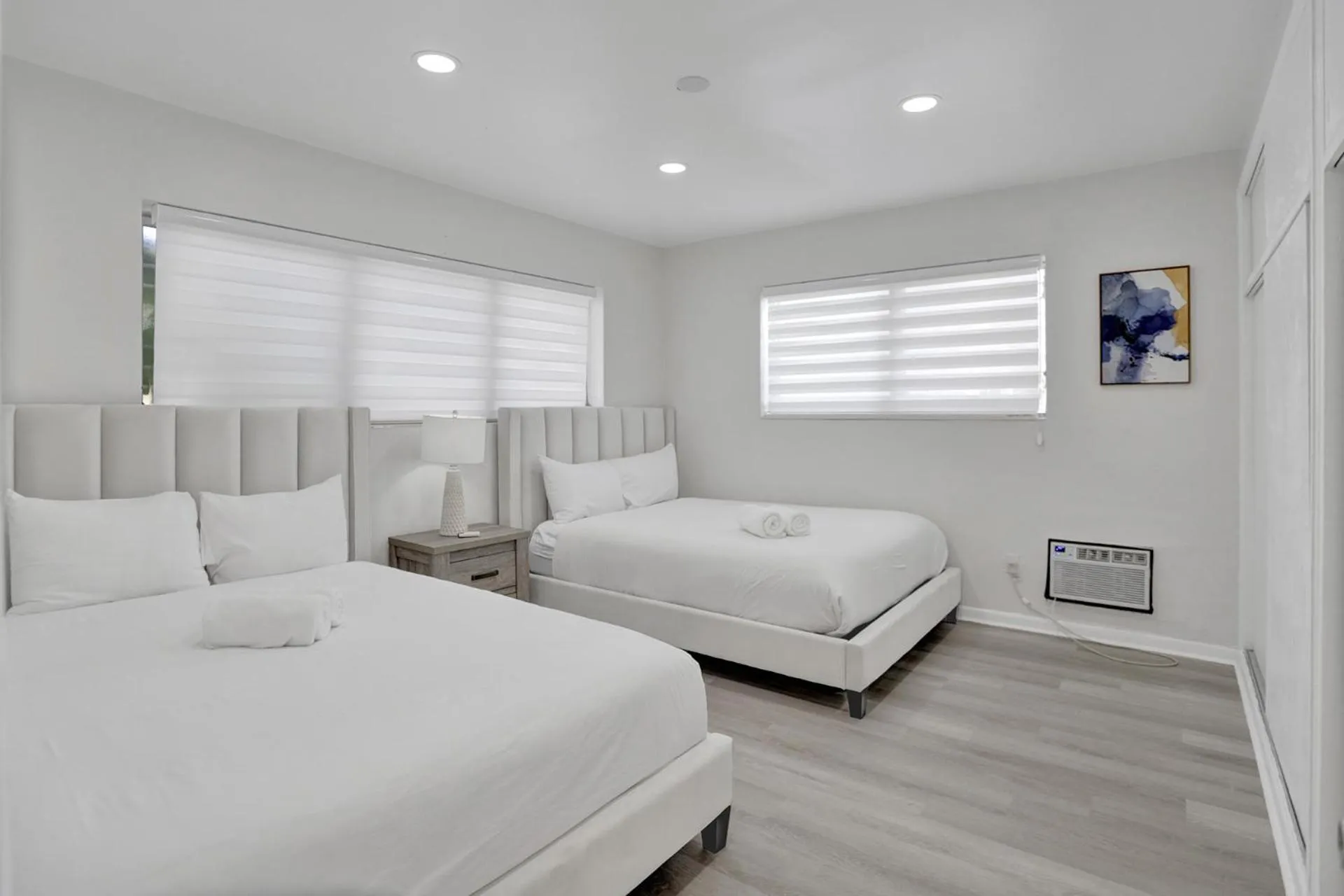 Bed in Bay Harbor Suites