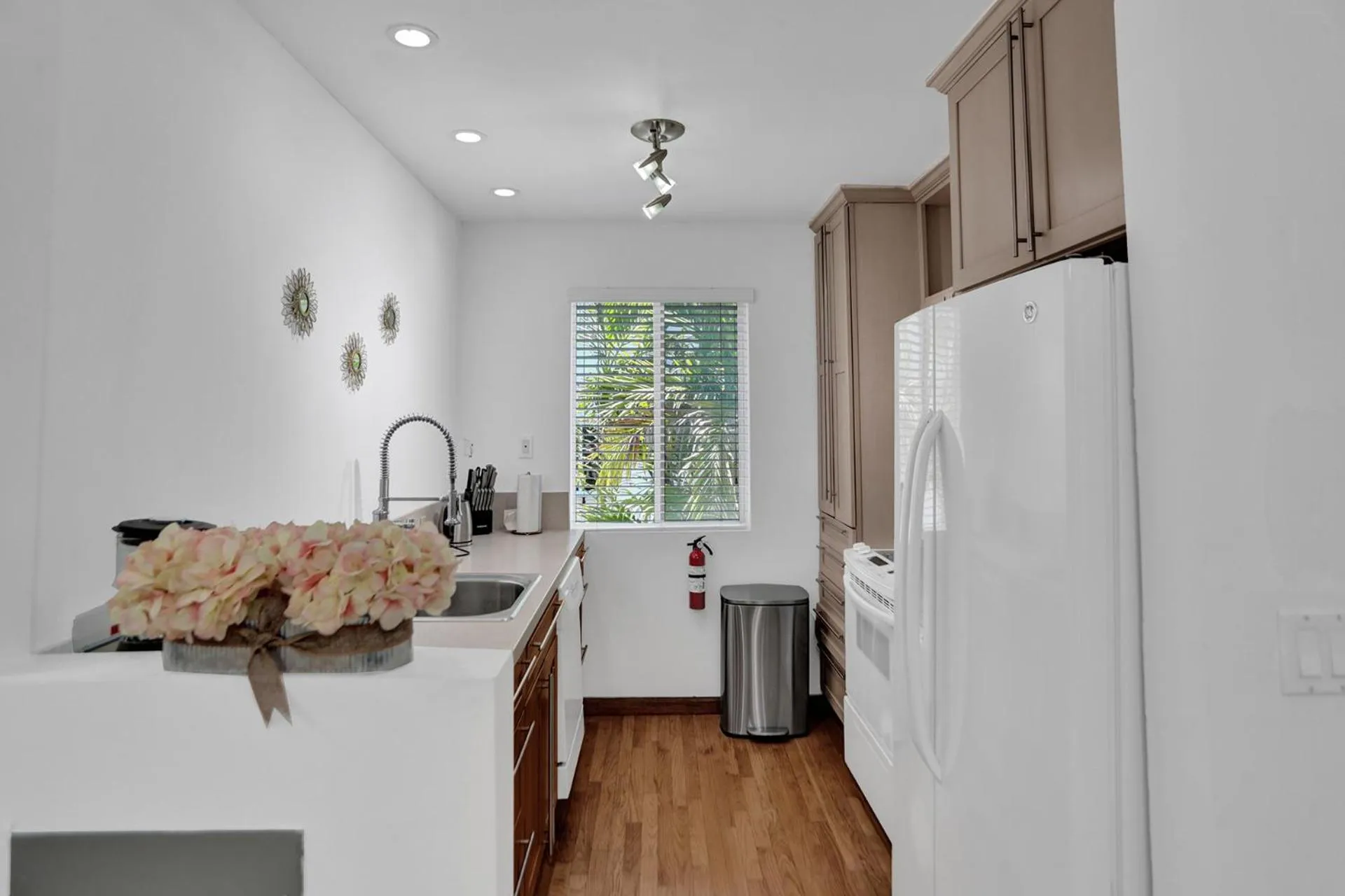 kitchen in Bay Harbor Suites
