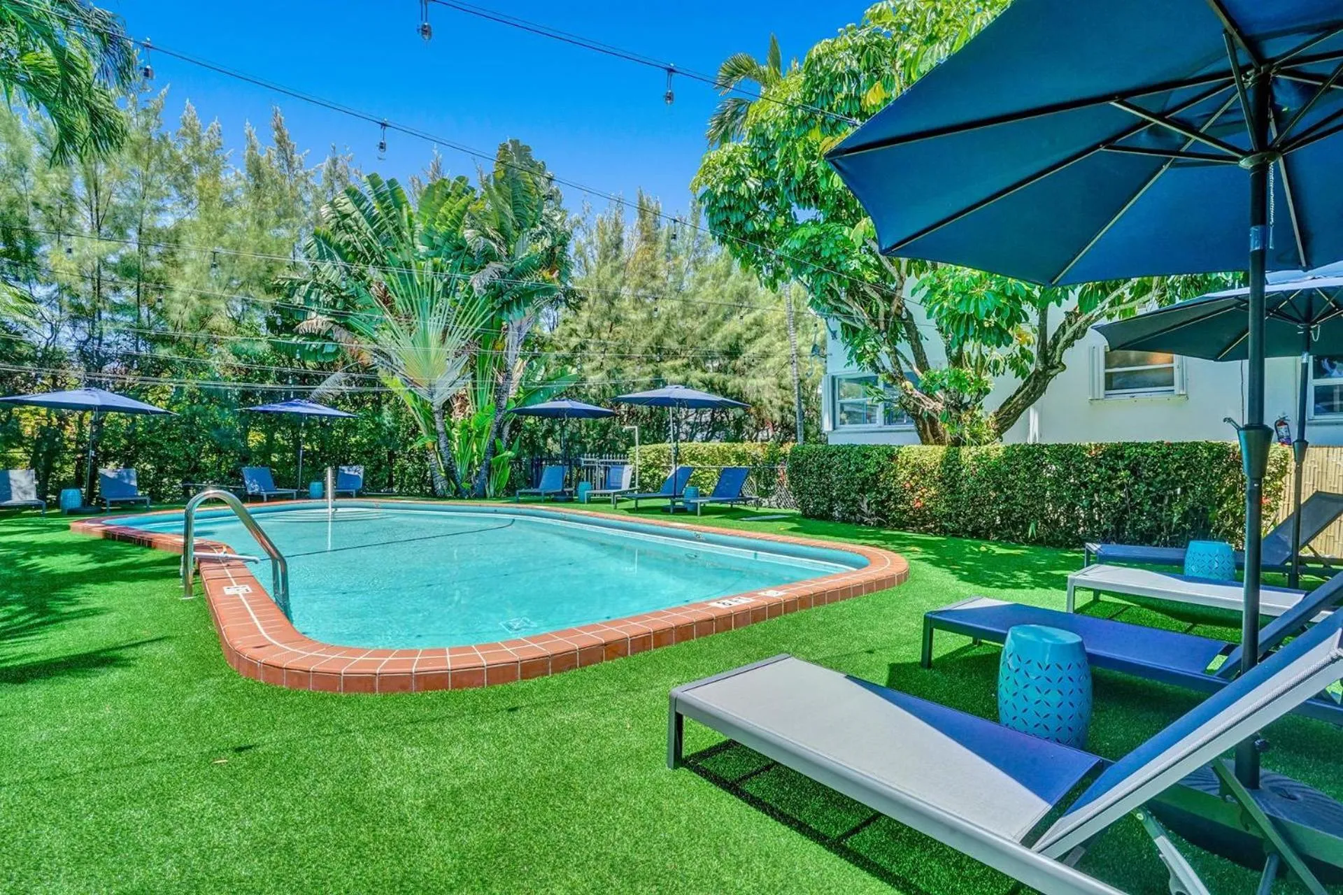 Day in Bay Harbor Suites