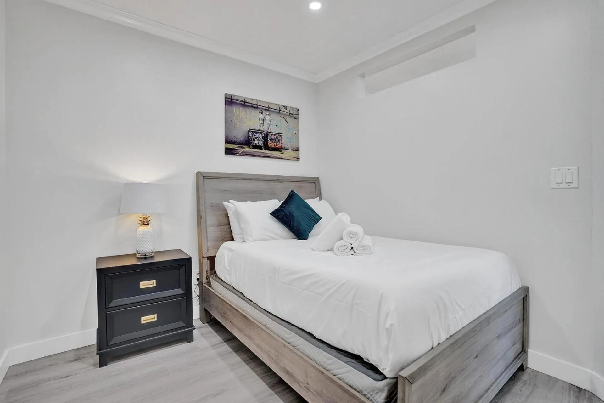 Bedroom, Bed in Bay Harbor Suites