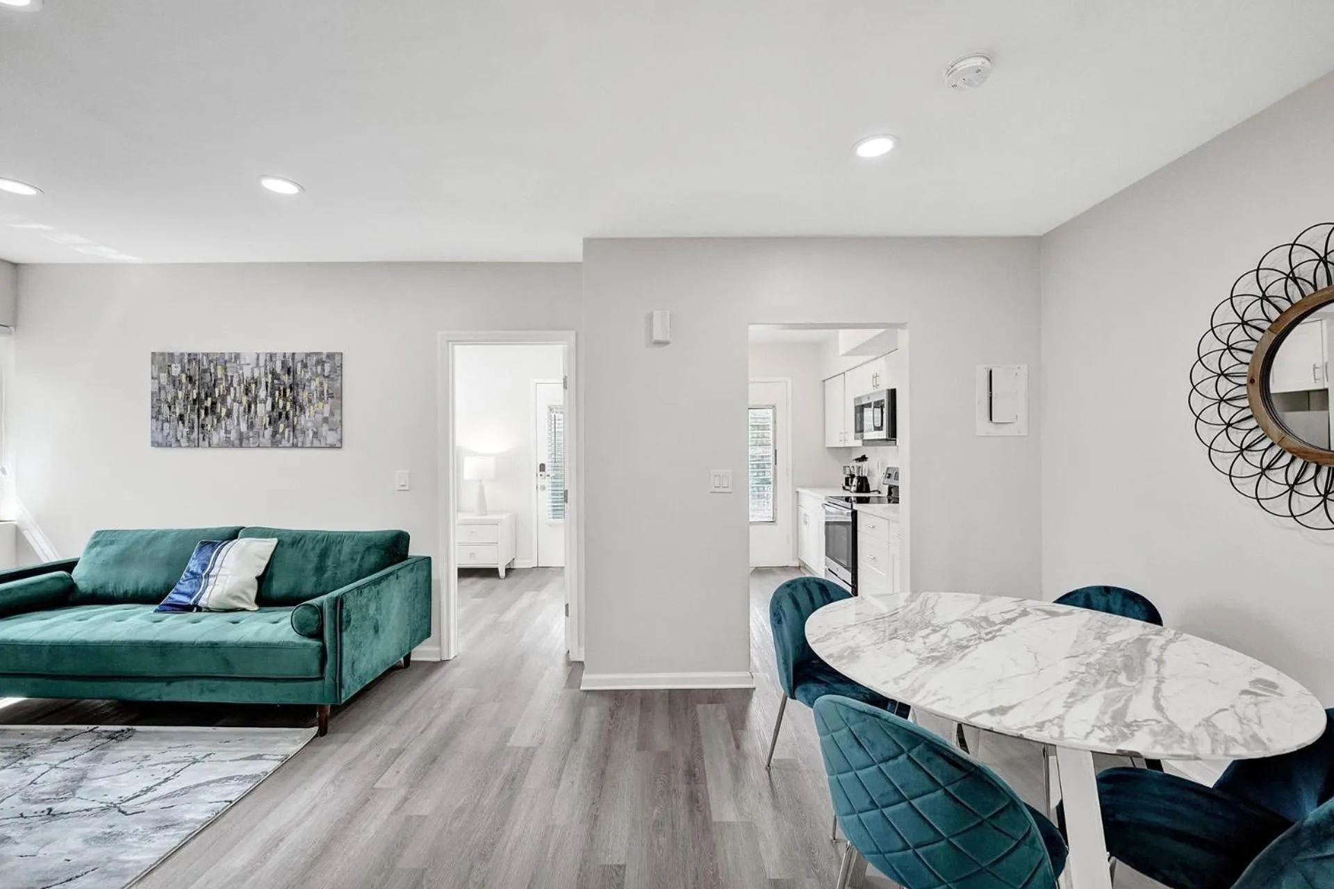 Living room in Bay Harbor Suites