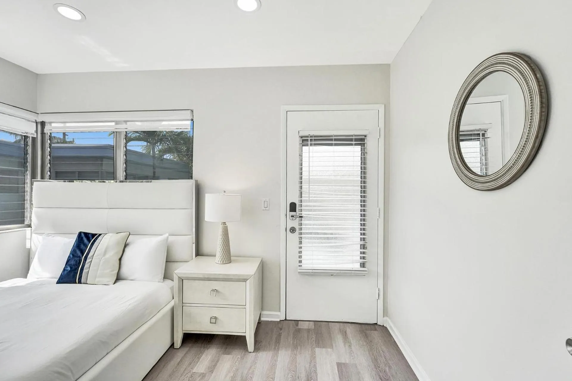 Bedroom, Bed in Bay Harbor Suites