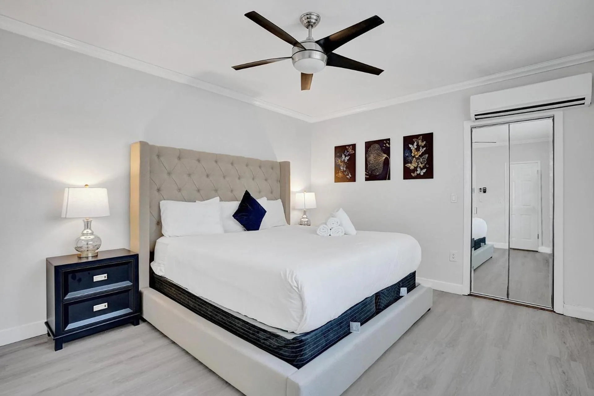 Bedroom, Bed in Bay Harbor Suites