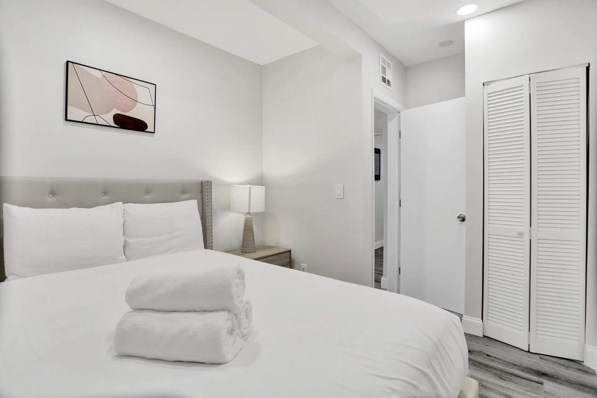 Bed in Bay Harbor Suites