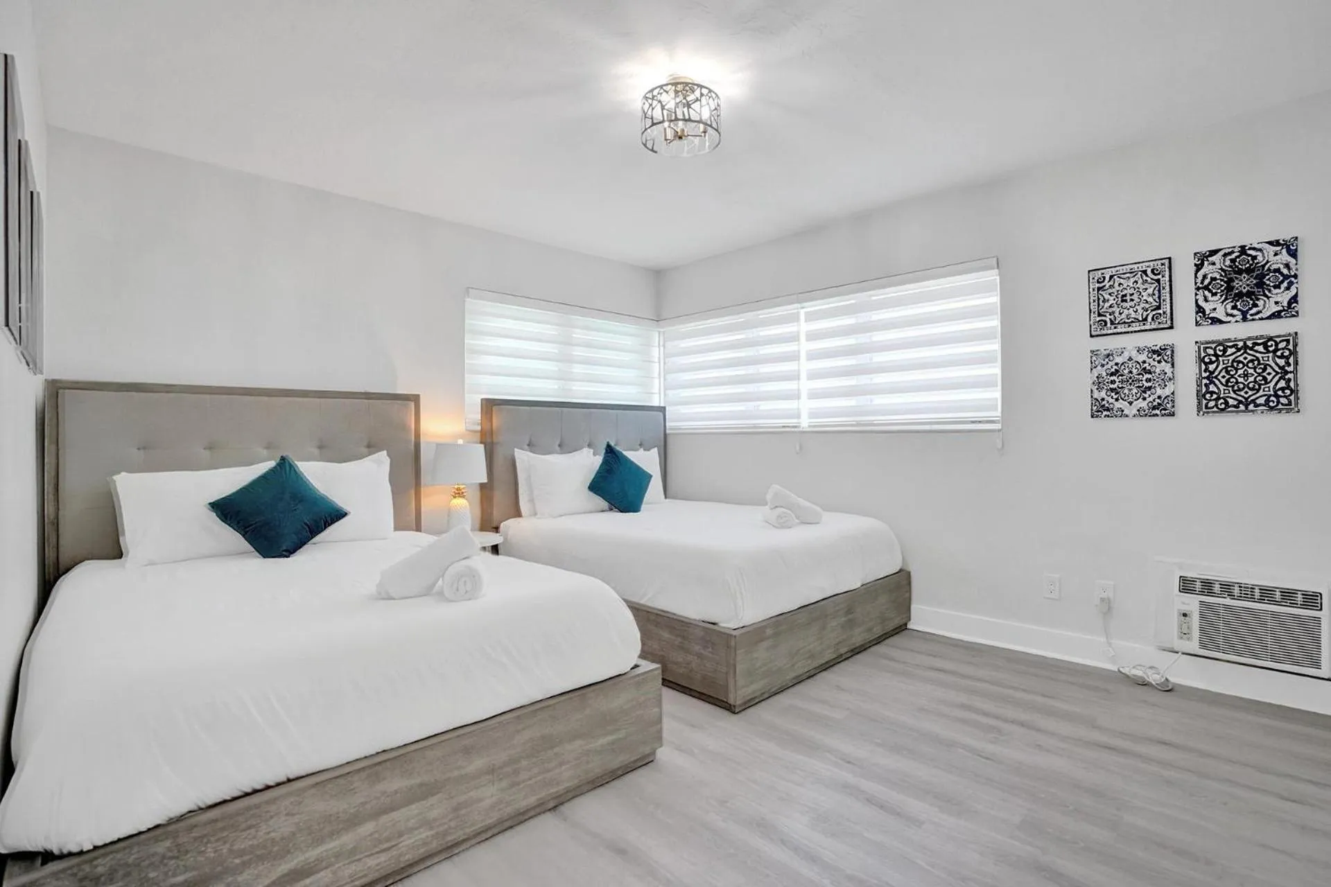 Bedroom, Bed in Bay Harbor Suites