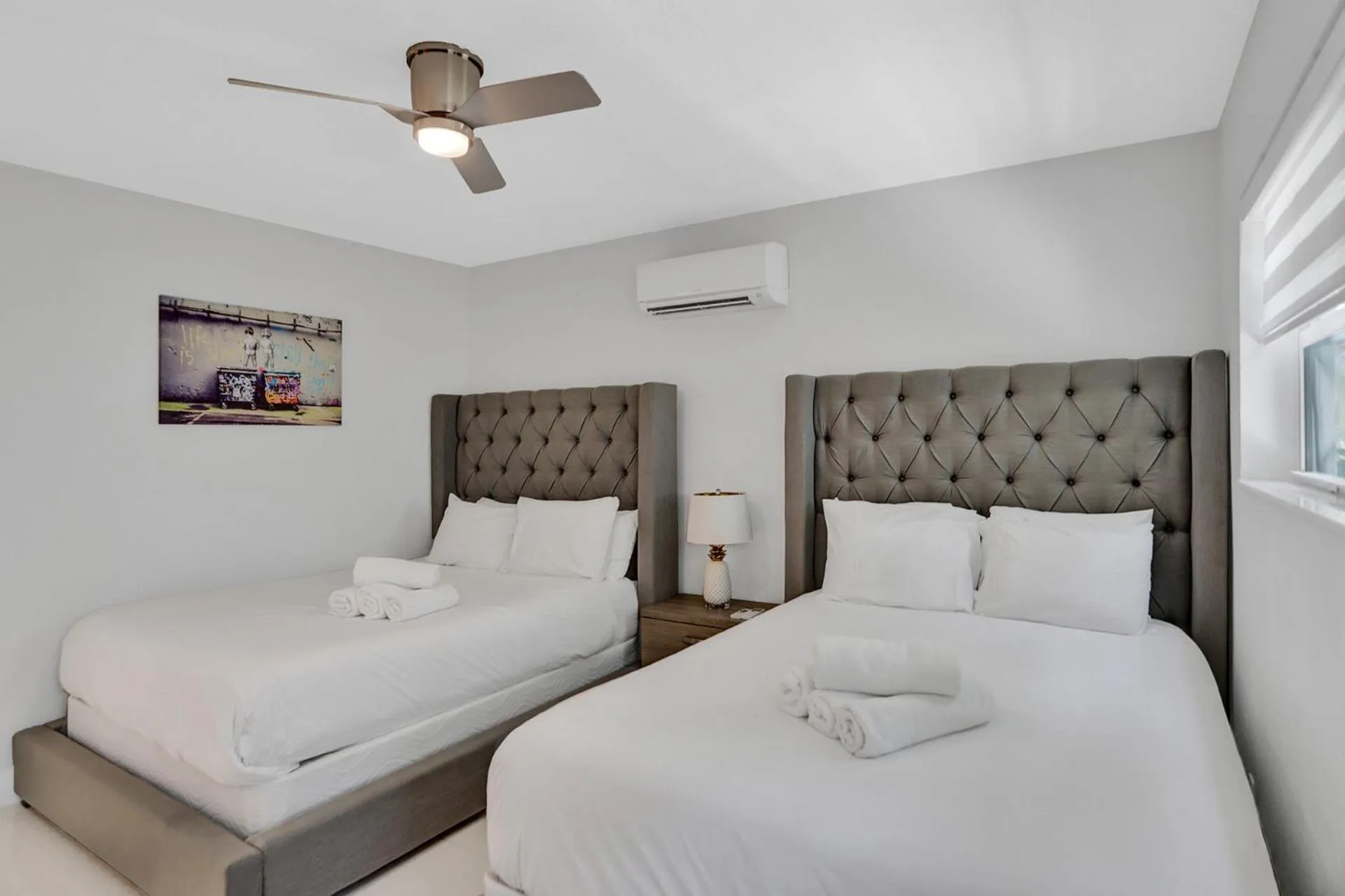 Bedroom, Bed in Bay Harbor Suites