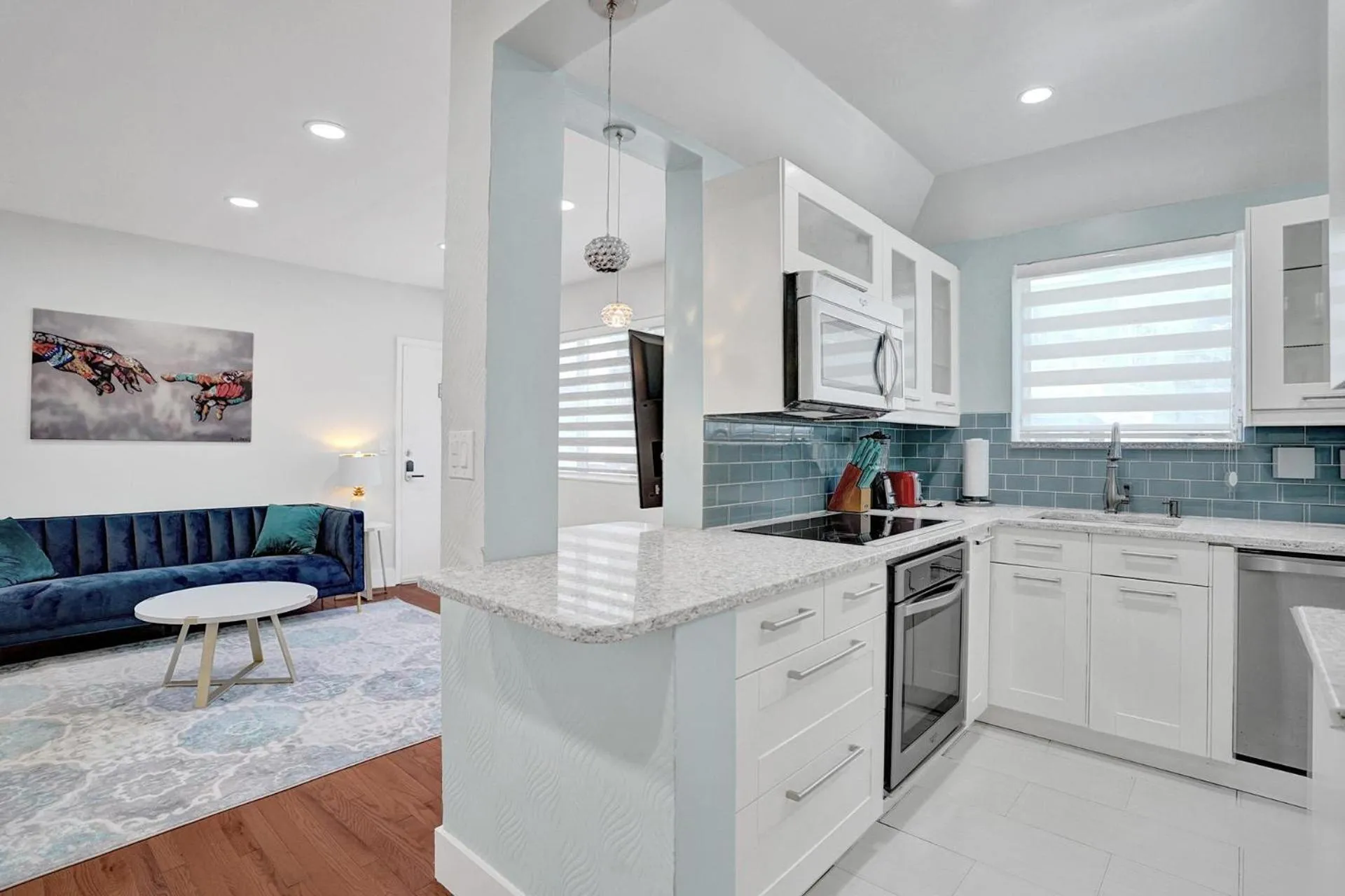 Kitchen or kitchenette in Bay Harbor Suites