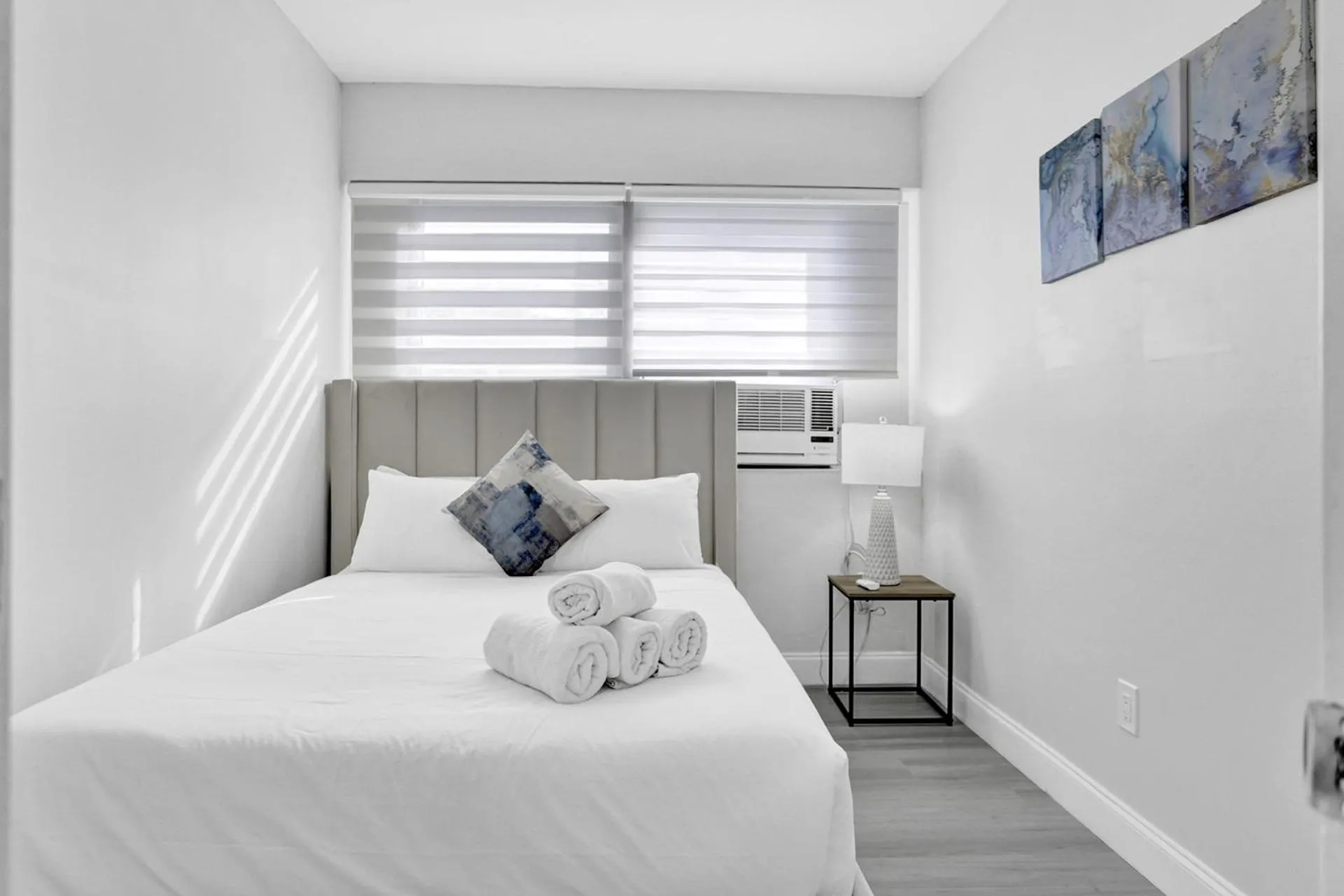 Bed in Bay Harbor Suites