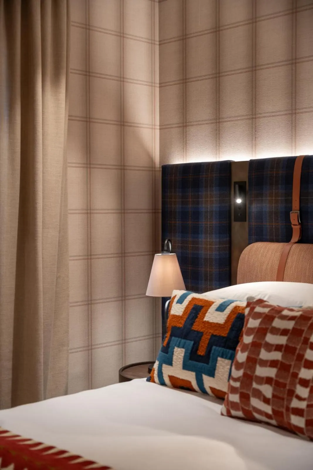 Bed in Eight Cortina