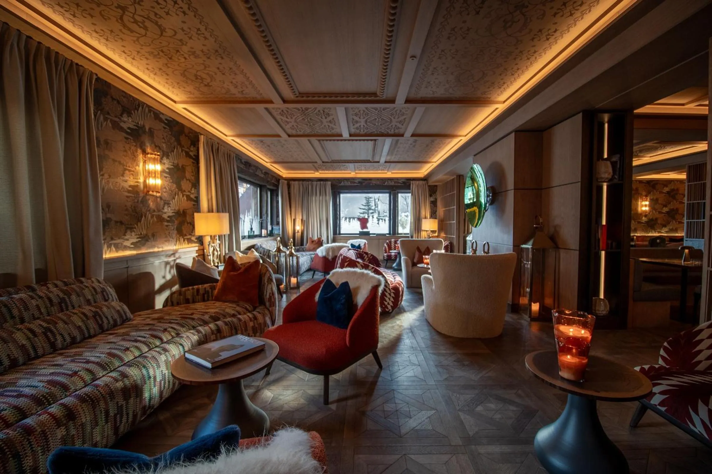 Seating area in Eight Cortina