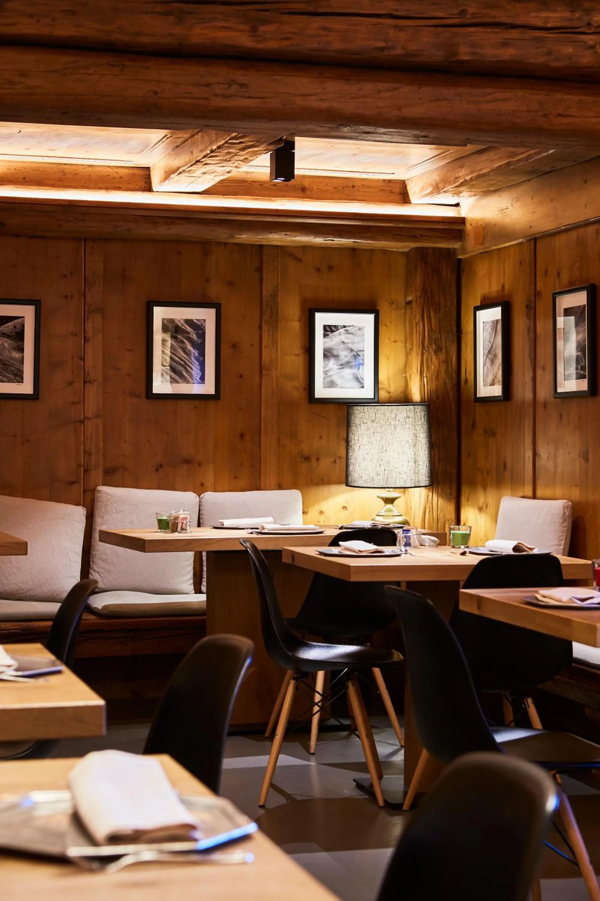 Restaurant/places to eat in Hotel Europa