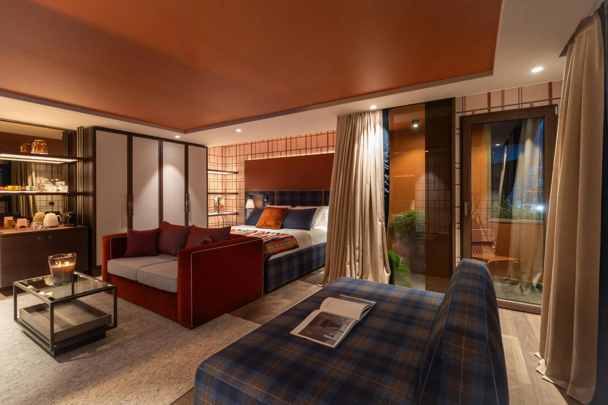 Photo of the whole room, Bed in Eight Cortina