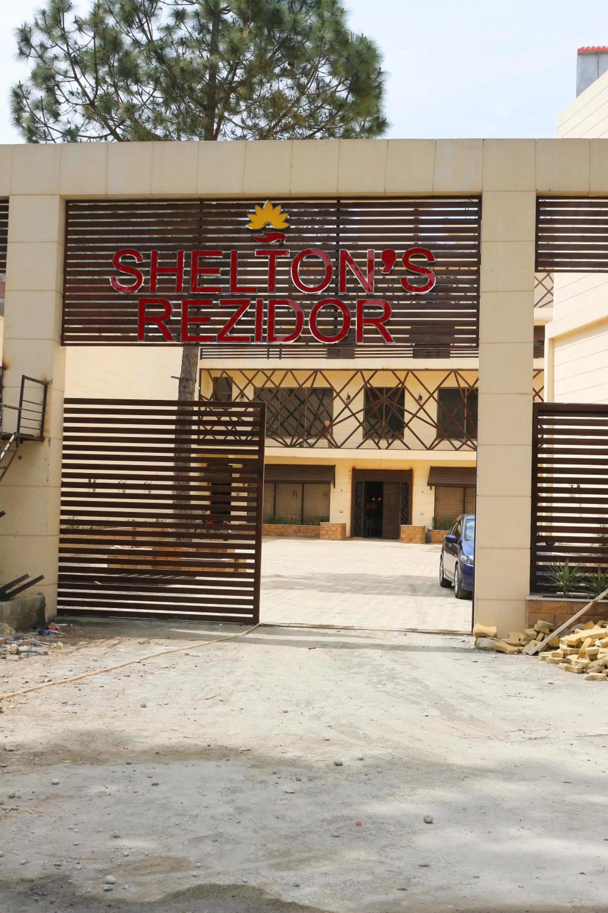 Shelton Rezidor Swat