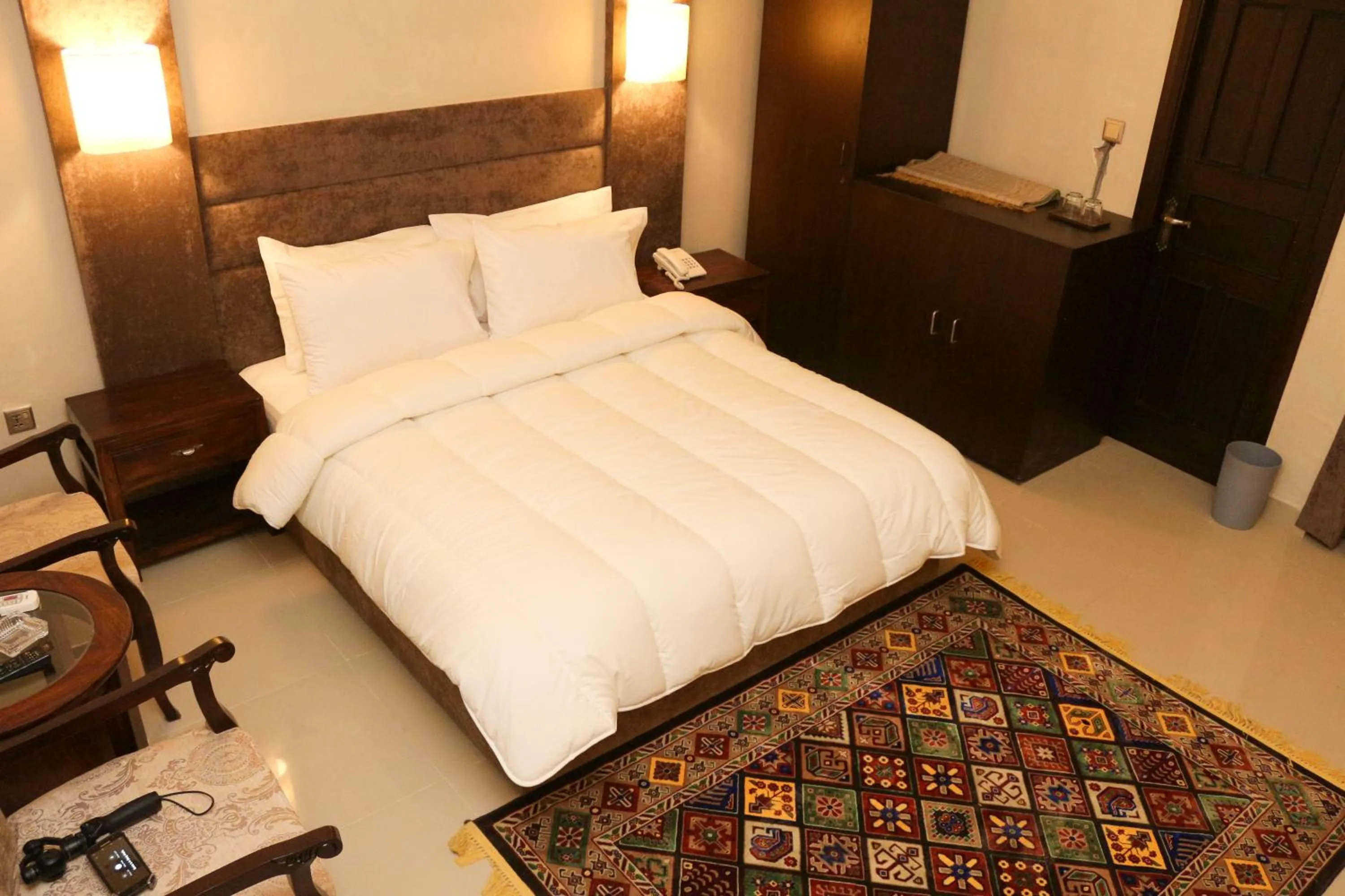 Bed in Shelton Rezidor Swat