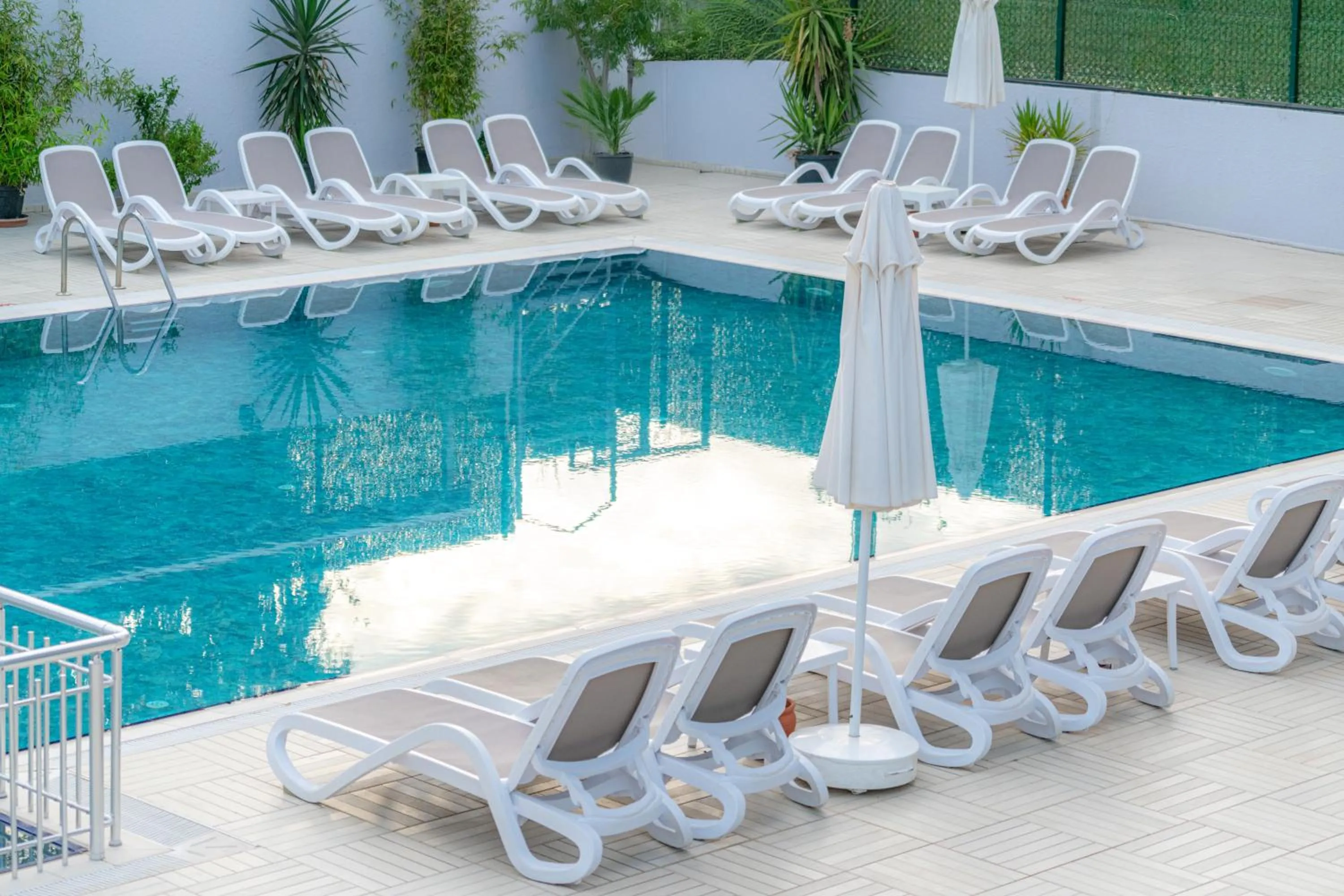 Swimming pool in A Hotel Side