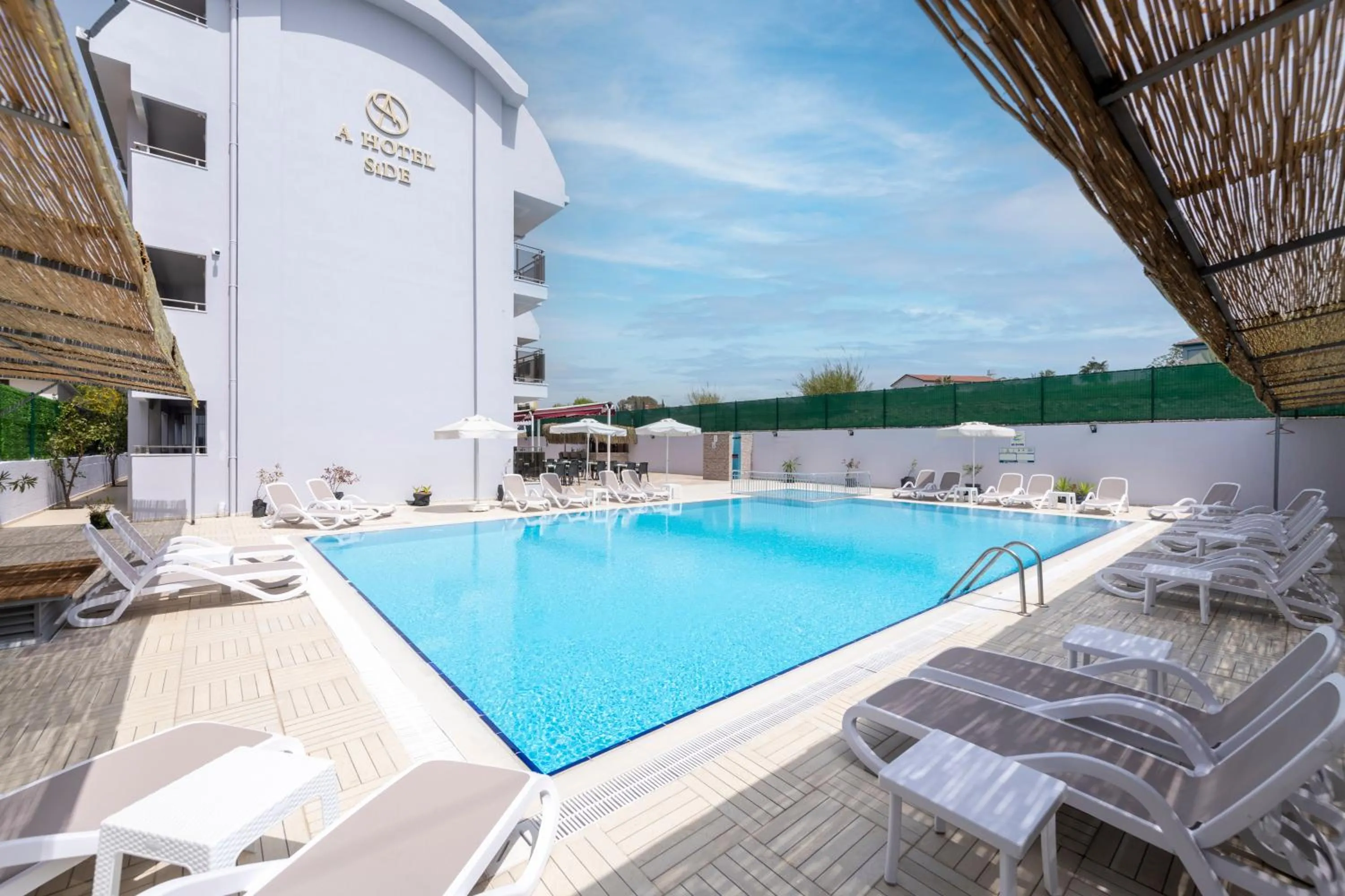 Pool view in A Hotel Side