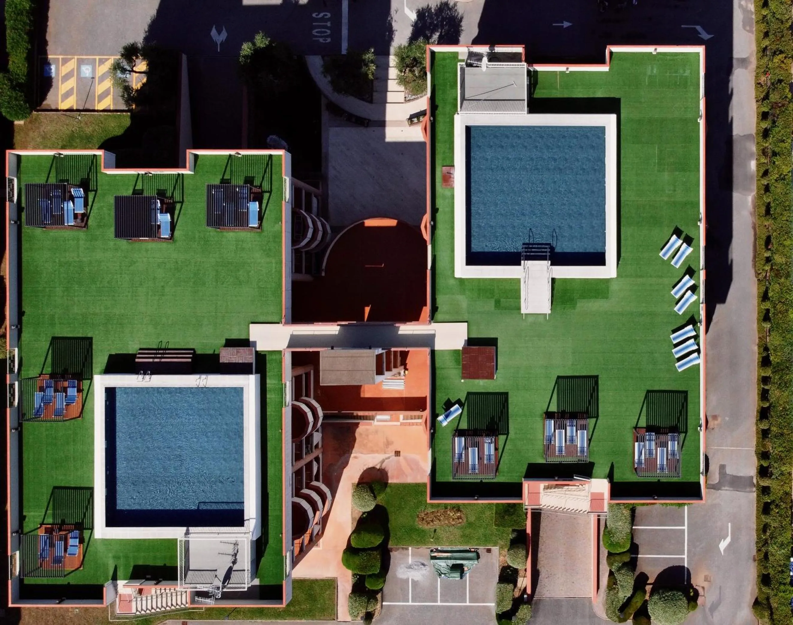 Swimming pool in Le Residenze di Santa Costanza - Le Dimore