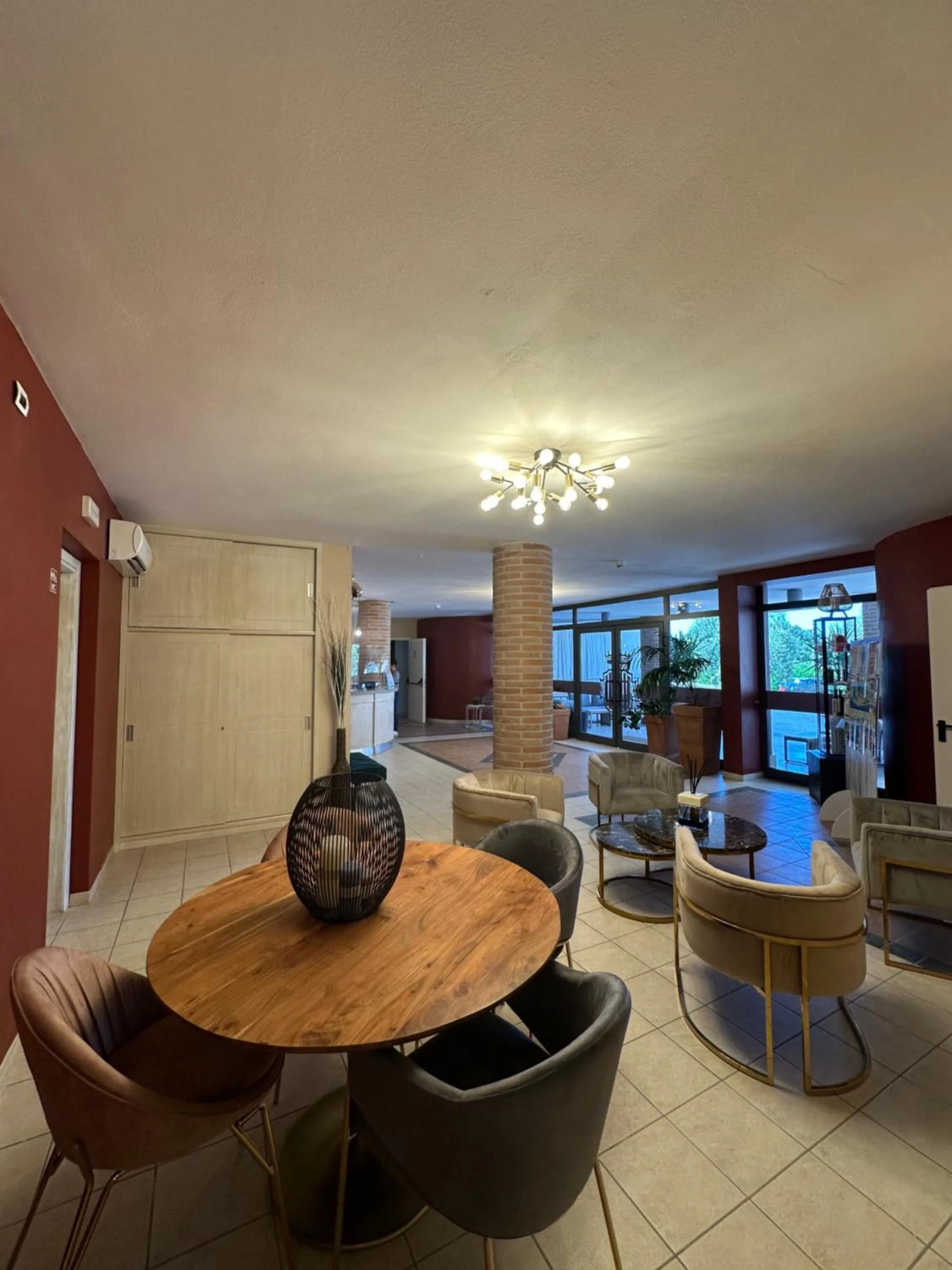 Lobby or reception in Le Residenze di Santa Costanza - Le Dimore