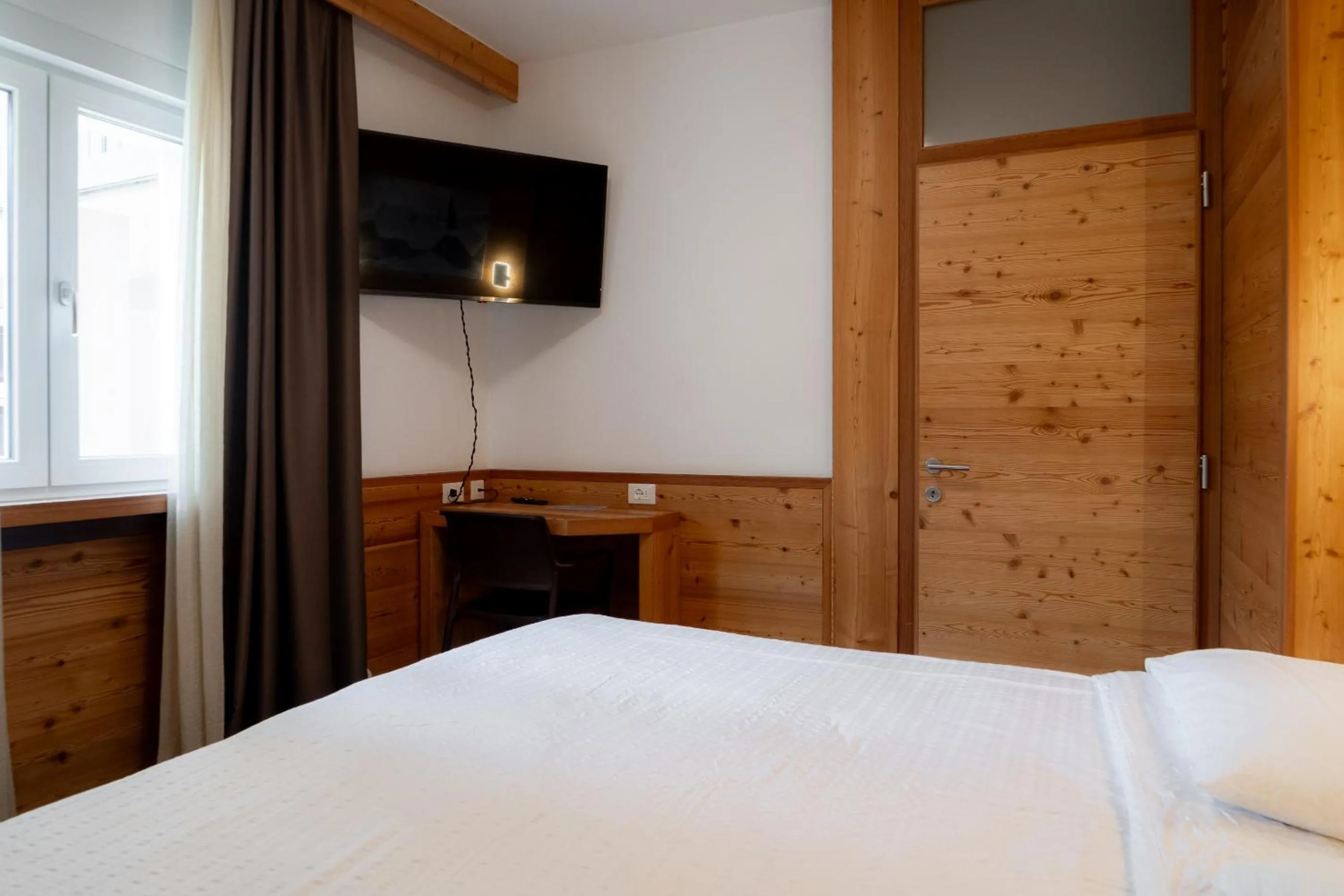 Bed in Hotel Garni Arnica ***S
