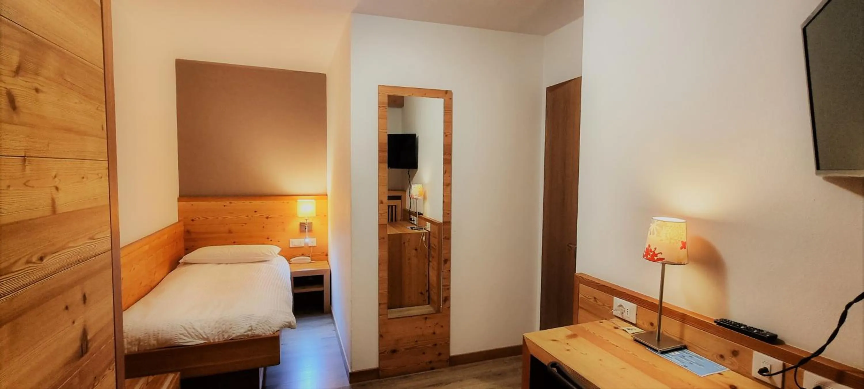 Bed in Hotel Garni Arnica ***S