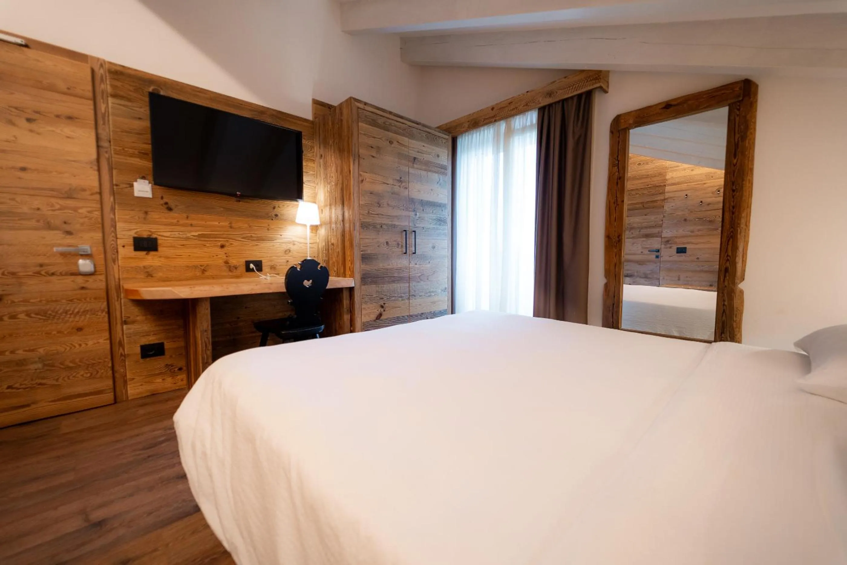 Bed in Hotel Garni Arnica ***S