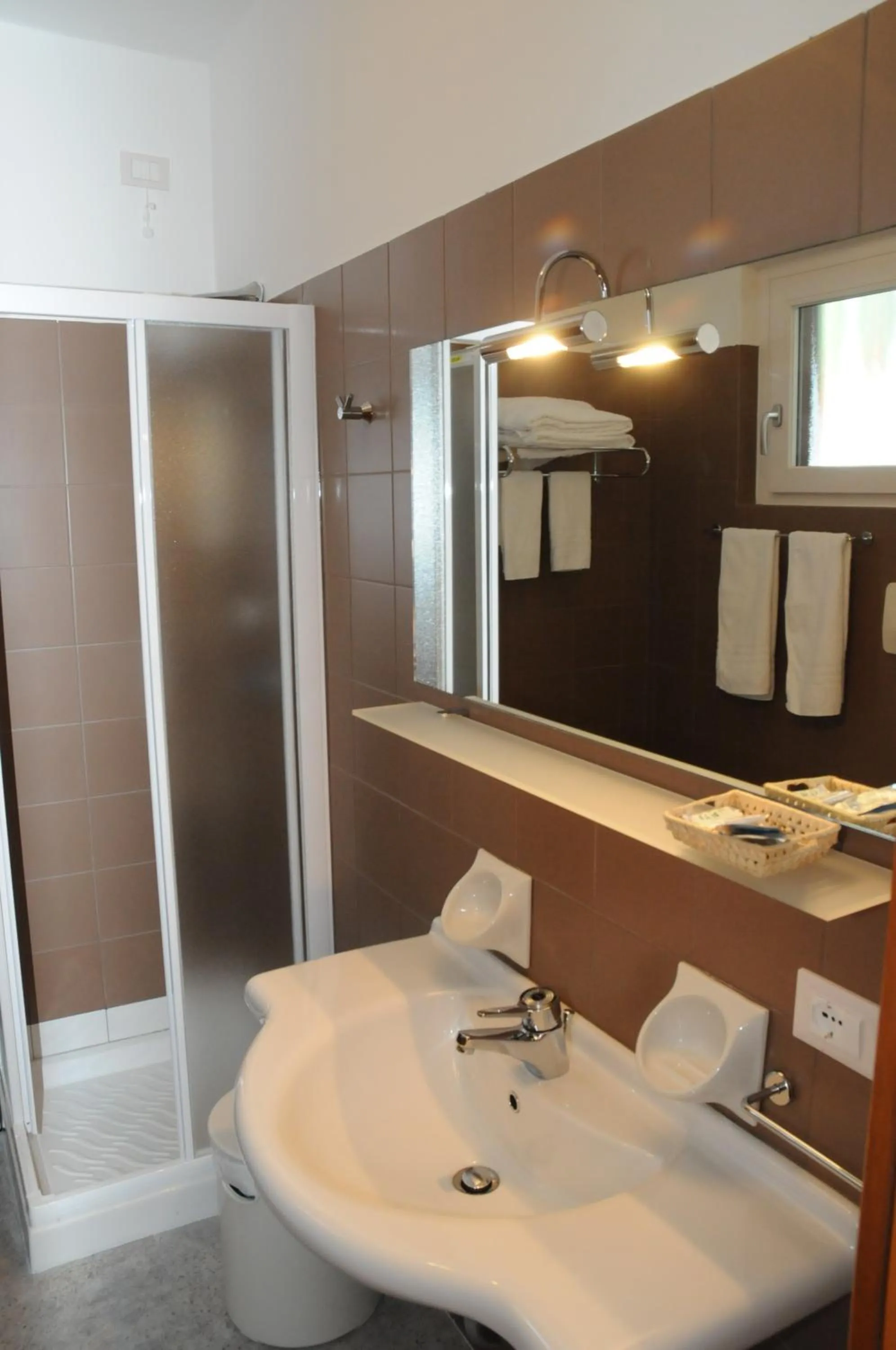 Bathroom in Hotel Garni Arnica ***S